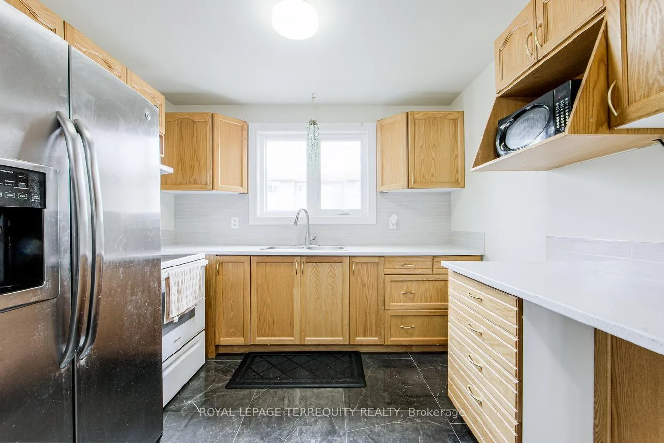 Photo 5 of Unit 51, 33 Rochelle Avenue, Hamilton, Quinndale — HOMEH