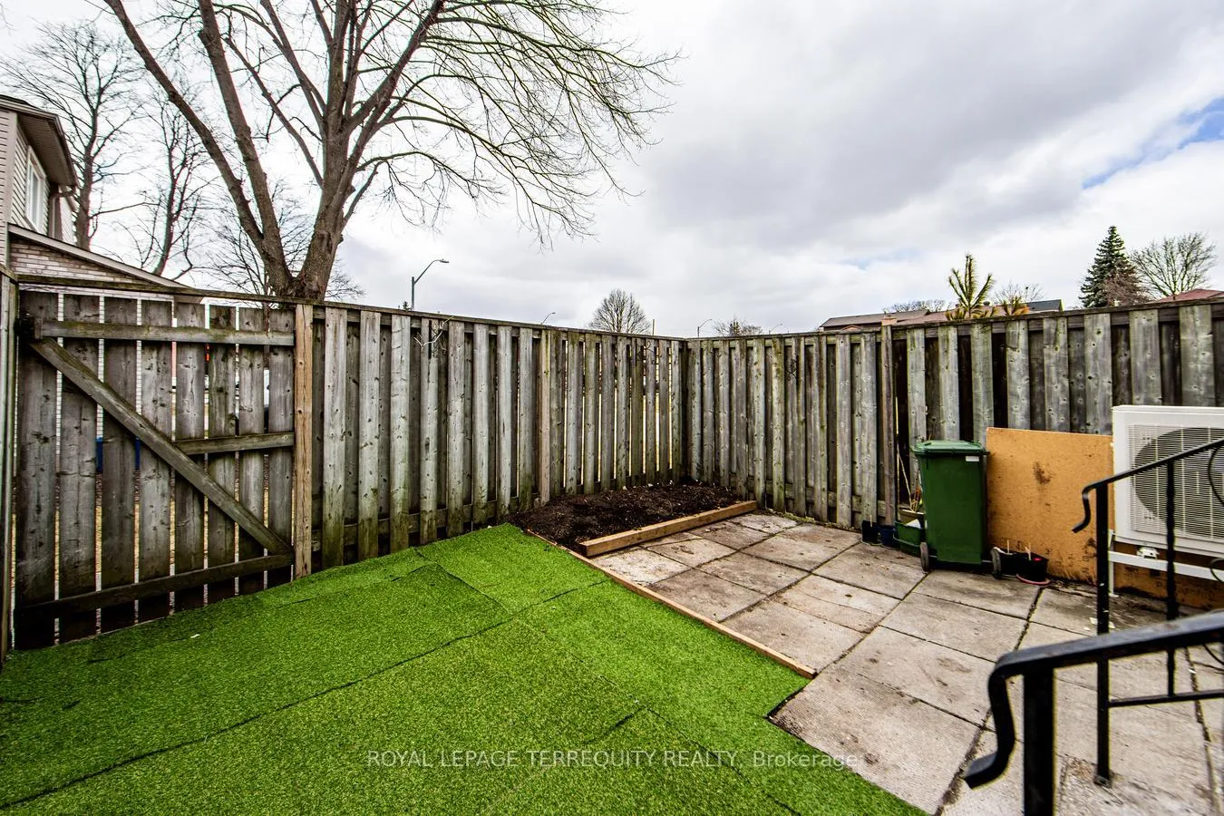 Photo 33 of Unit 51, 33 Rochelle Avenue, Hamilton, Quinndale — HOMEH
