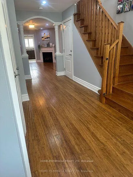 Photo 8 of 11 beachville Circle, Brampton, Credit Valley — HOMEH