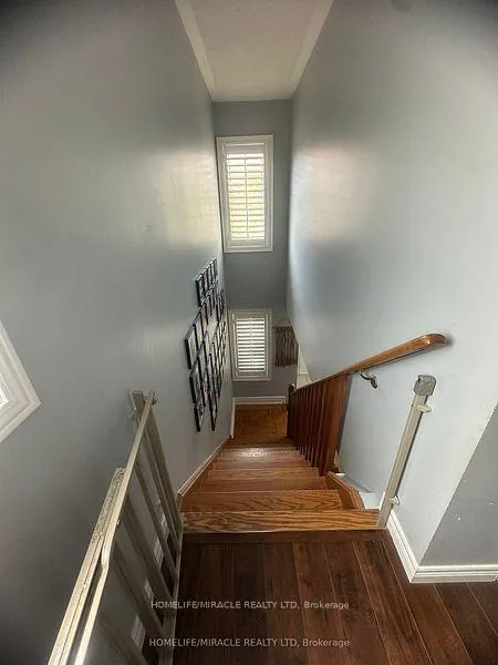 Photo 19 of 11 beachville Circle, Brampton, Credit Valley — HOMEH