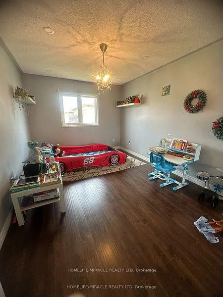 Photo 31 of 11 beachville Circle, Brampton, Credit Valley — HOMEH