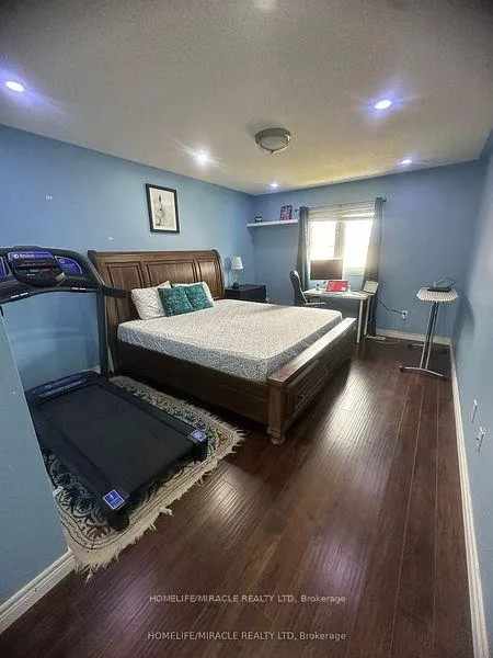 Photo 33 of 11 beachville Circle, Brampton, Credit Valley — HOMEH