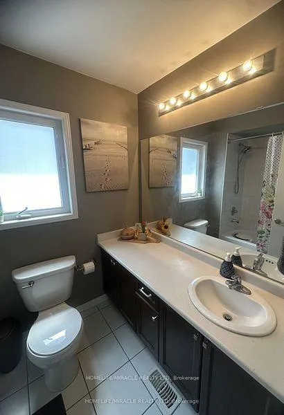 Photo 36 of 11 beachville Circle, Brampton, Credit Valley — HOMEH