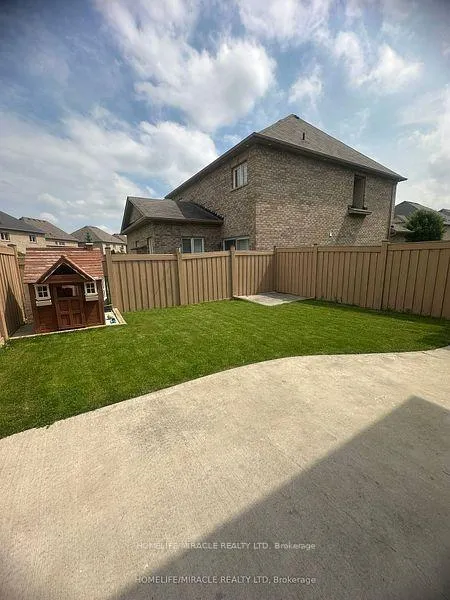 Photo 38 of 11 beachville Circle, Brampton, Credit Valley — HOMEH
