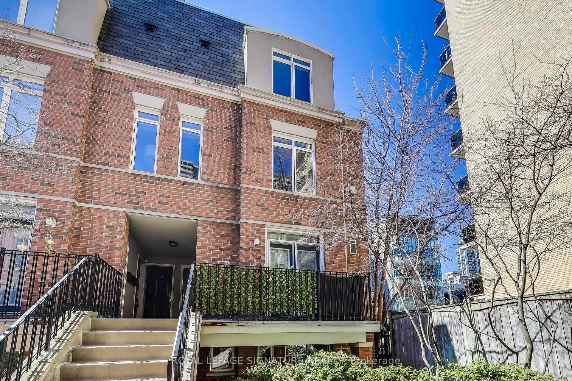 Front of Unit 334, 415 Jarvis Street