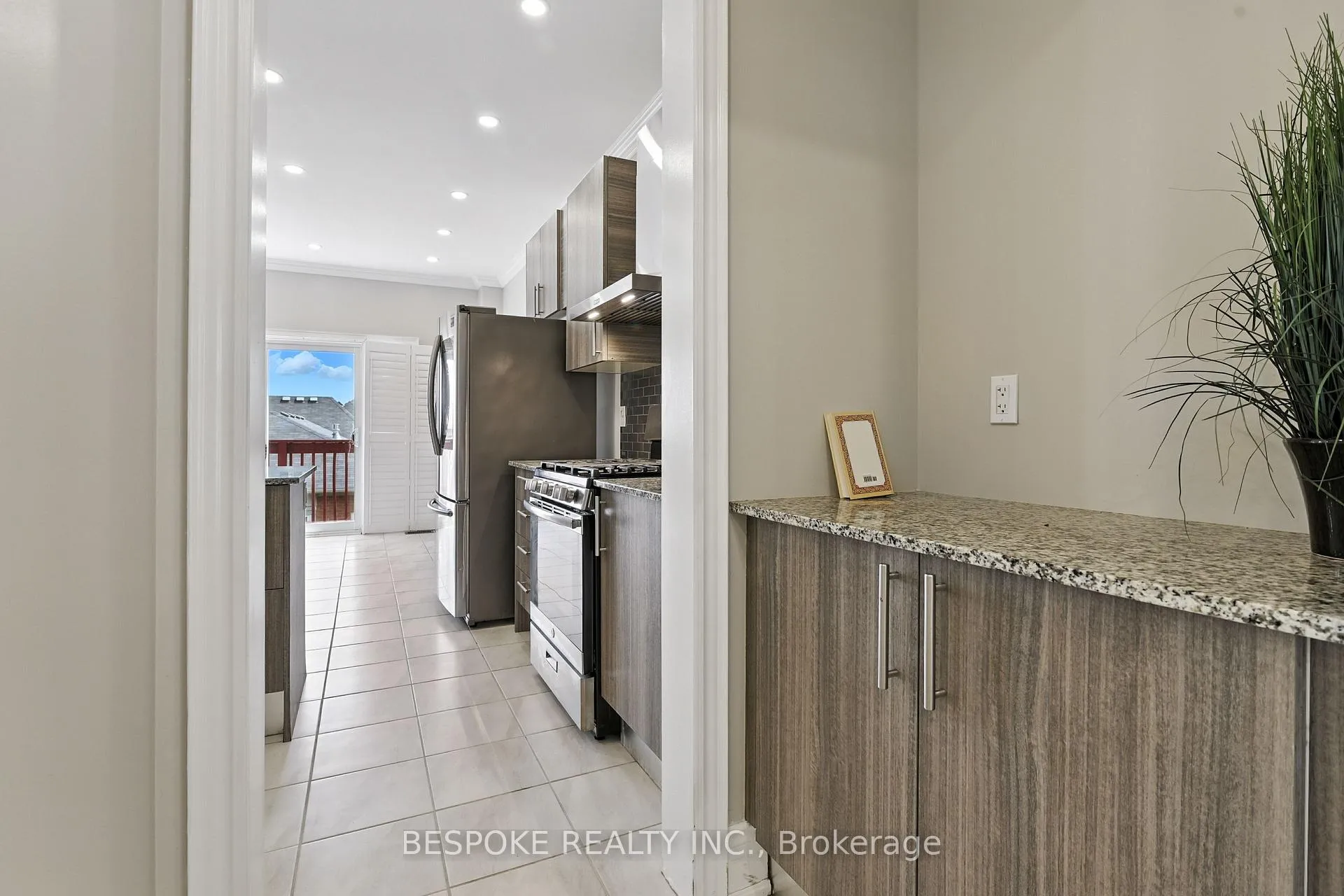 Photo 9 of Unit Main & 2nd Floor, 125 Lyle Drive, Clarington, Bowmanville — HOMEH