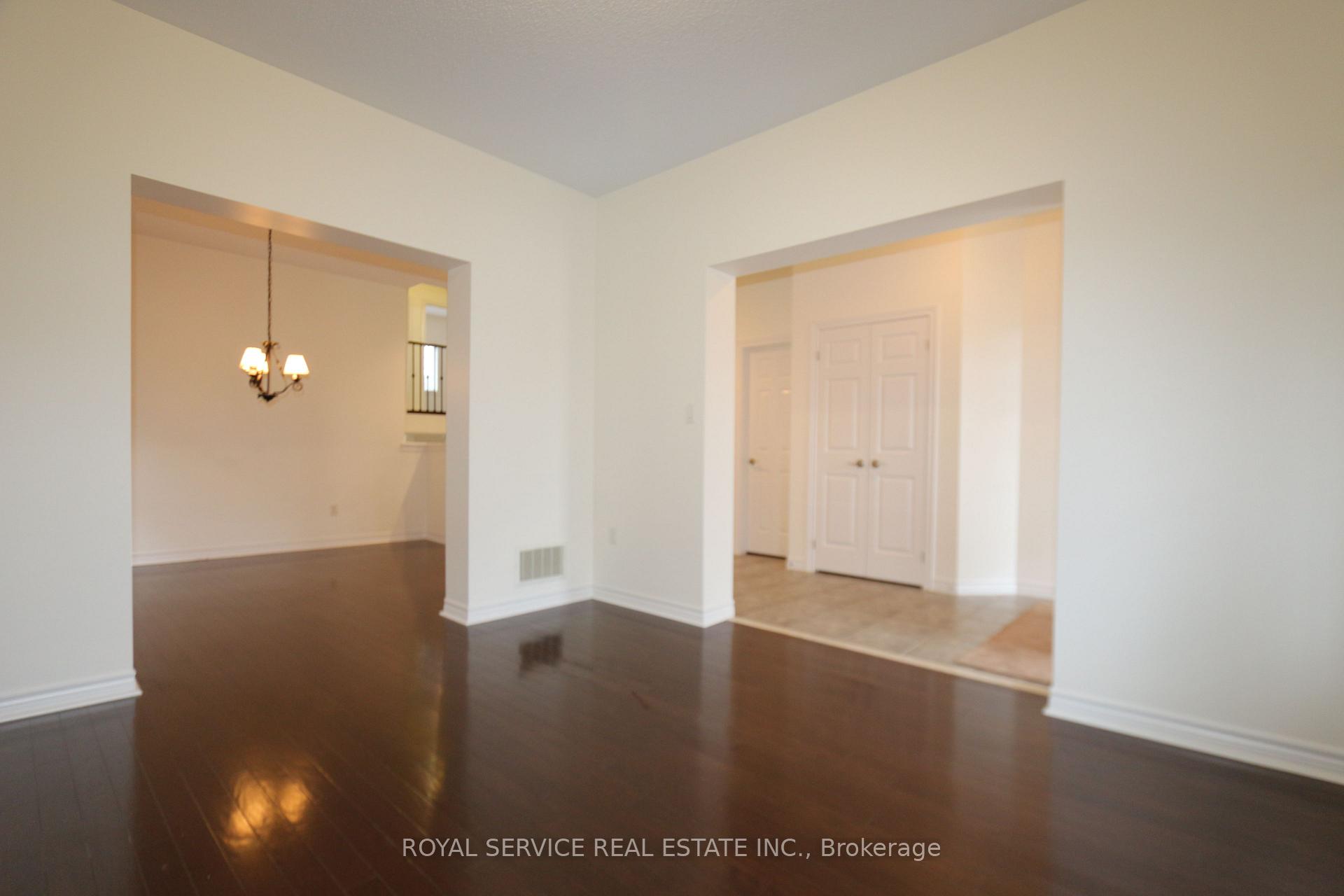 Photo 9 of 10 Don Morris Court, Clarington, Bowmanville — HOMEH