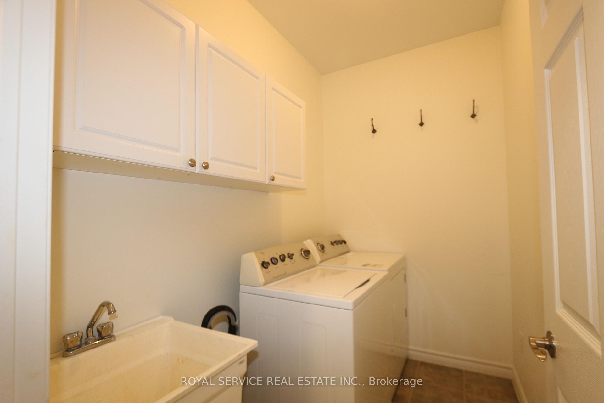 Photo 17 of 10 Don Morris Court, Clarington, Bowmanville — HOMEH