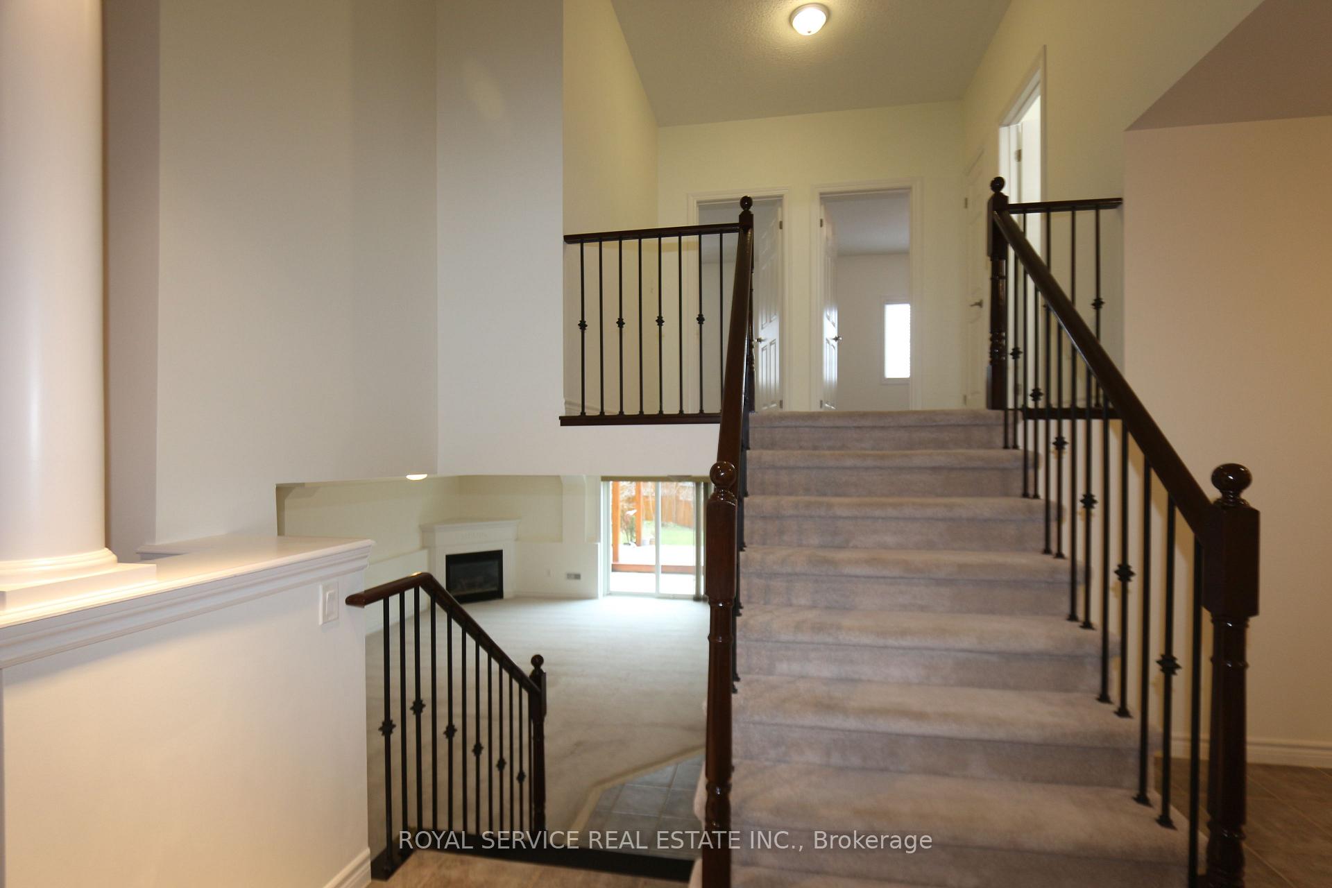 Photo 19 of 10 Don Morris Court, Clarington, Bowmanville — HOMEH