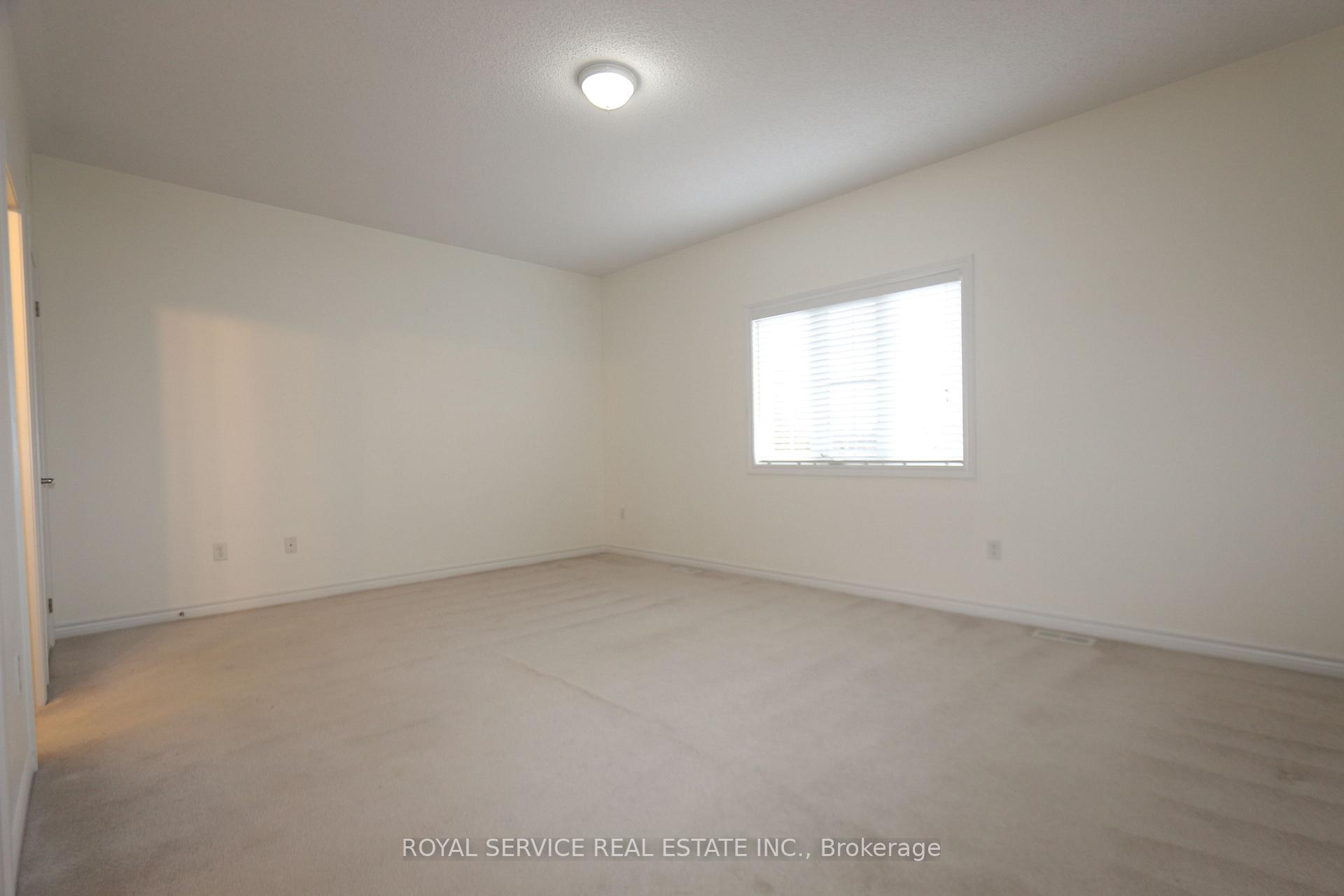 Photo 24 of 10 Don Morris Court, Clarington, Bowmanville — HOMEH