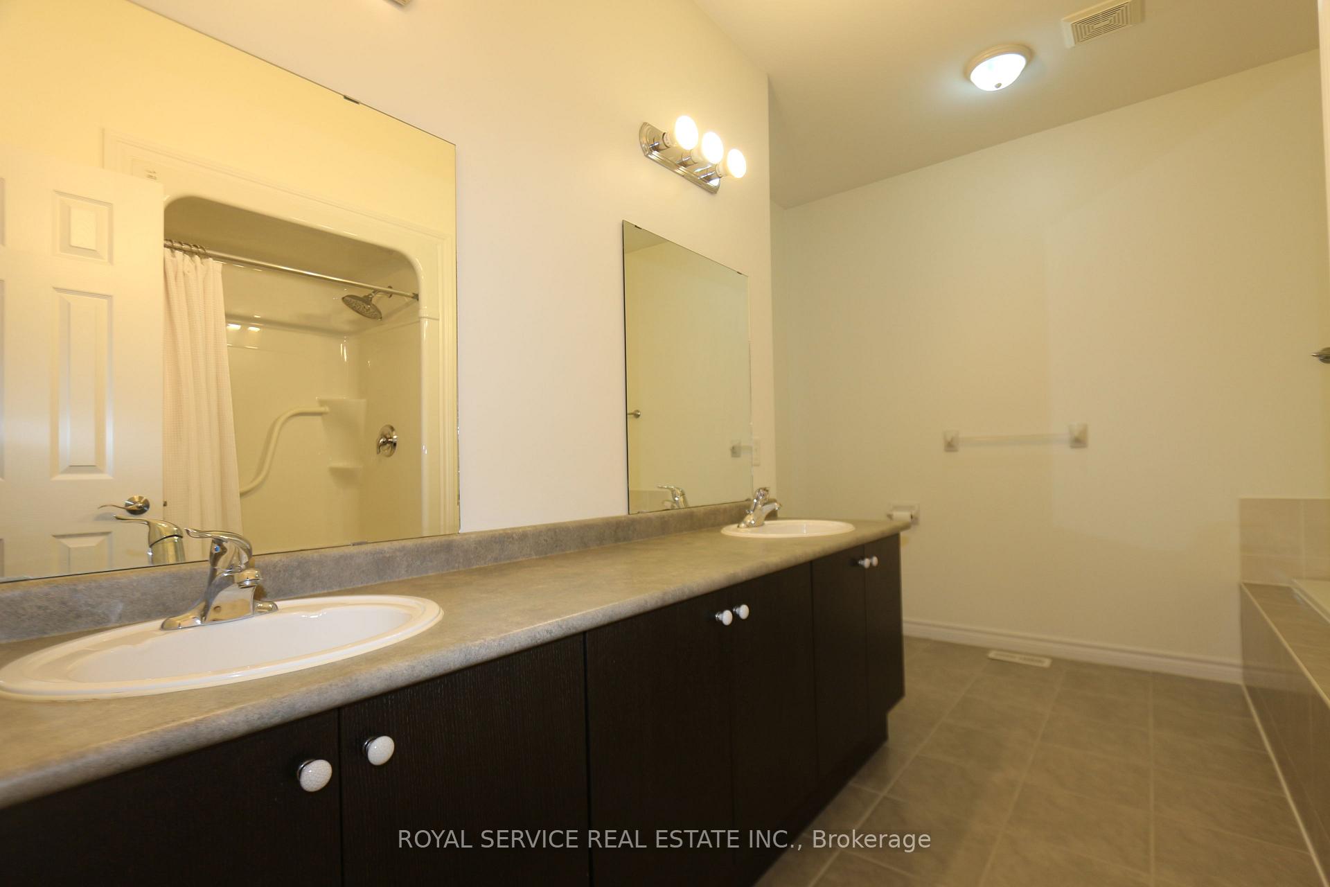 Photo 26 of 10 Don Morris Court, Clarington, Bowmanville — HOMEH
