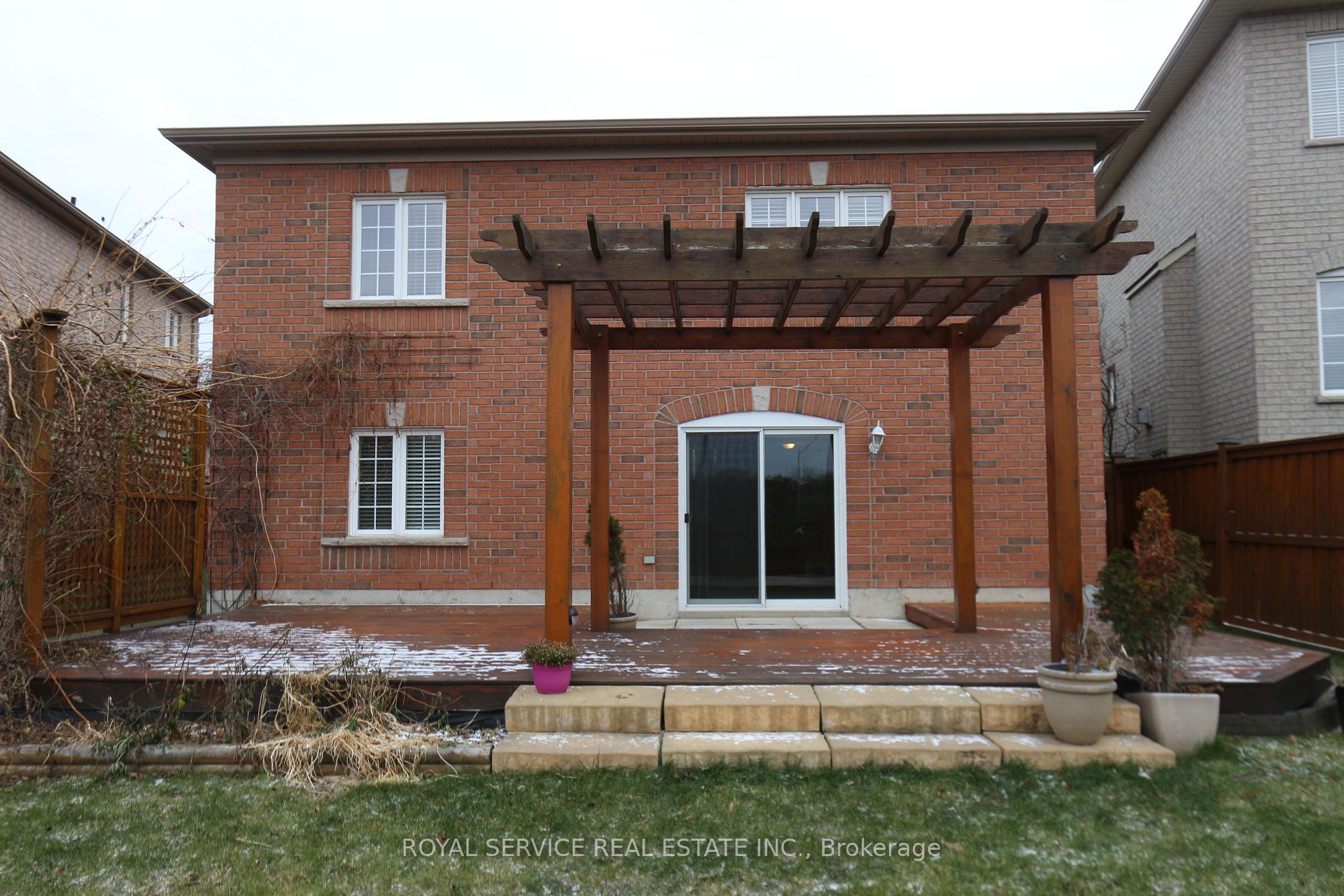 Photo 30 of 10 Don Morris Court, Clarington, Bowmanville — HOMEH