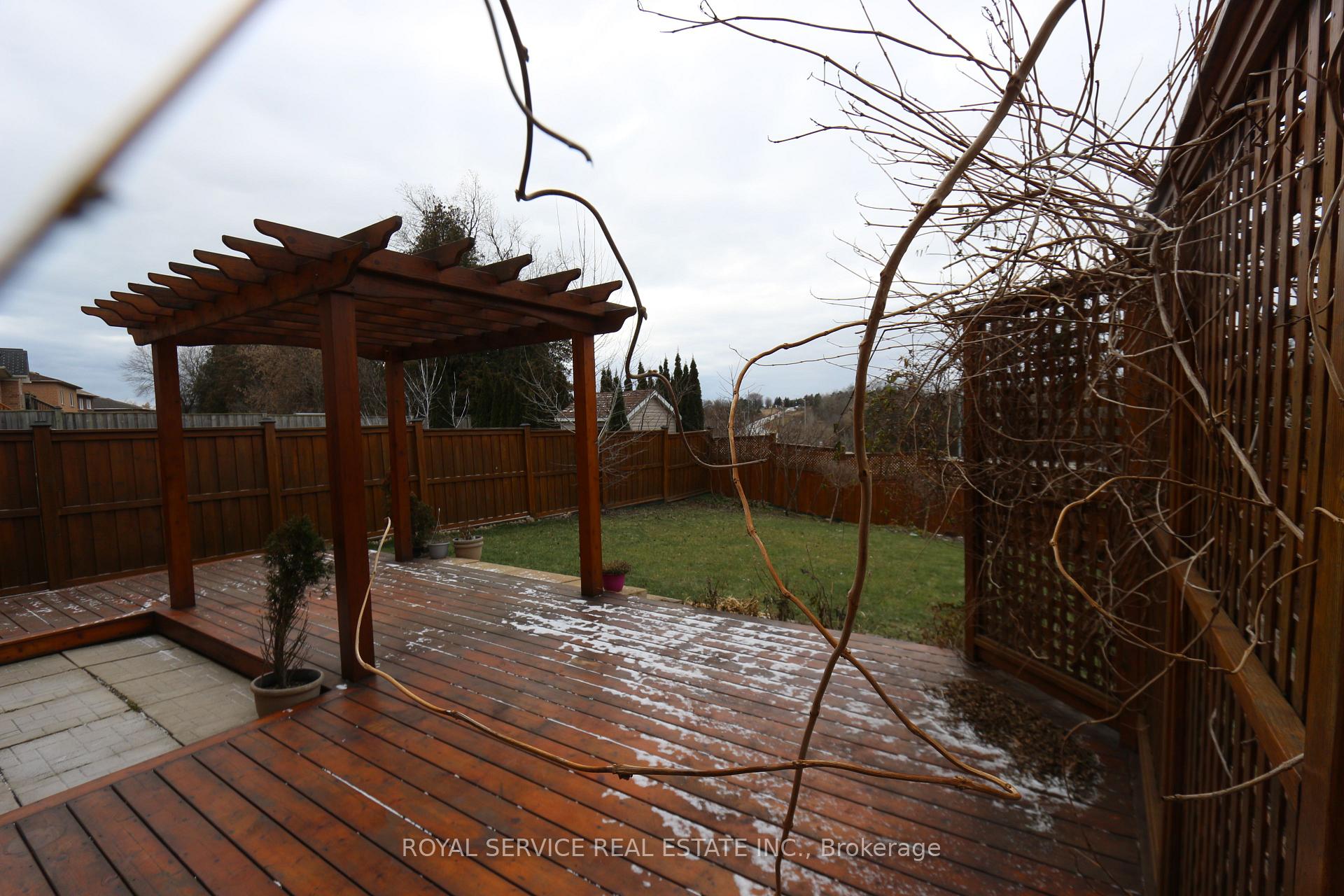 Photo 35 of 10 Don Morris Court, Clarington, Bowmanville — HOMEH