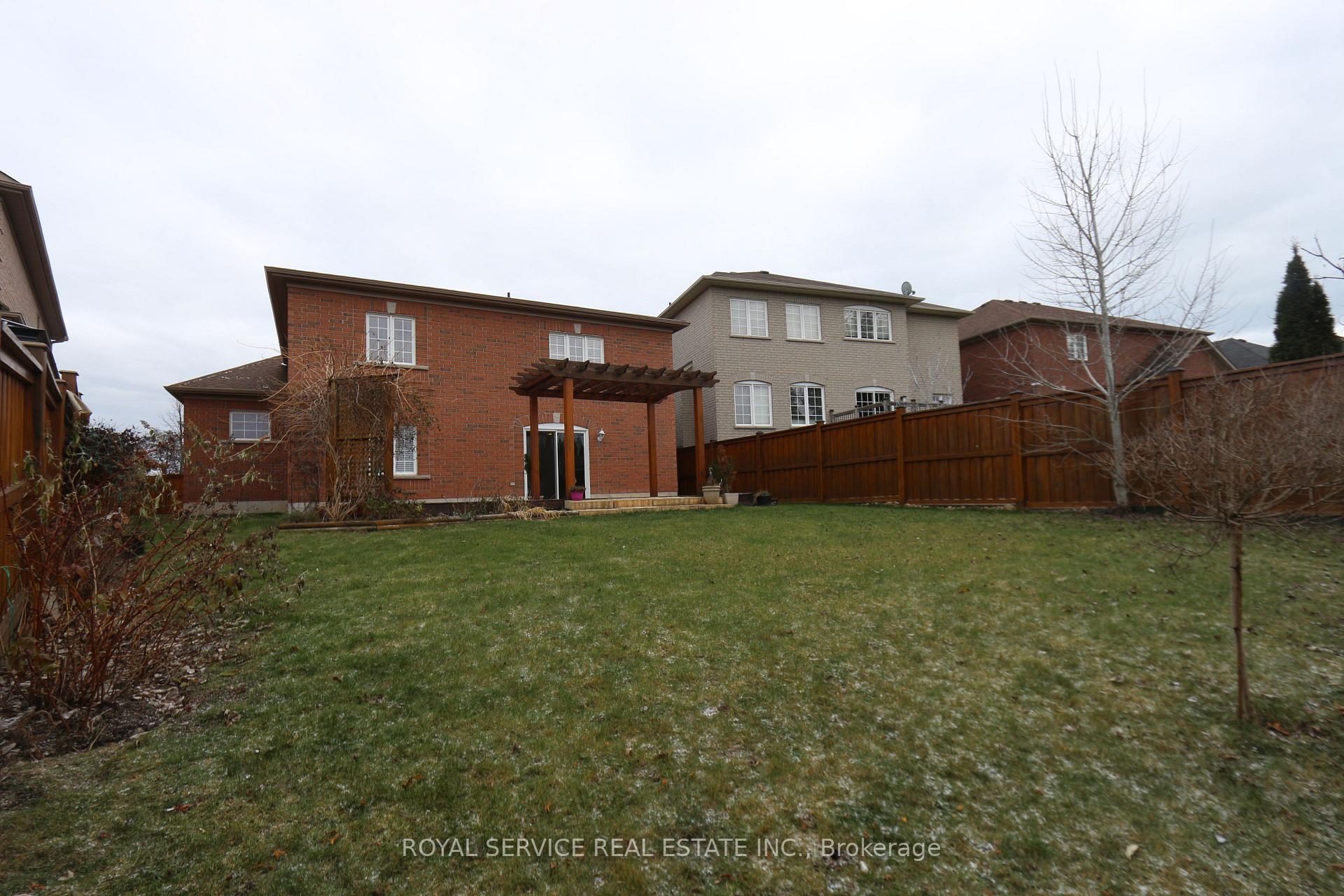 Photo 37 of 10 Don Morris Court, Clarington, Bowmanville — HOMEH