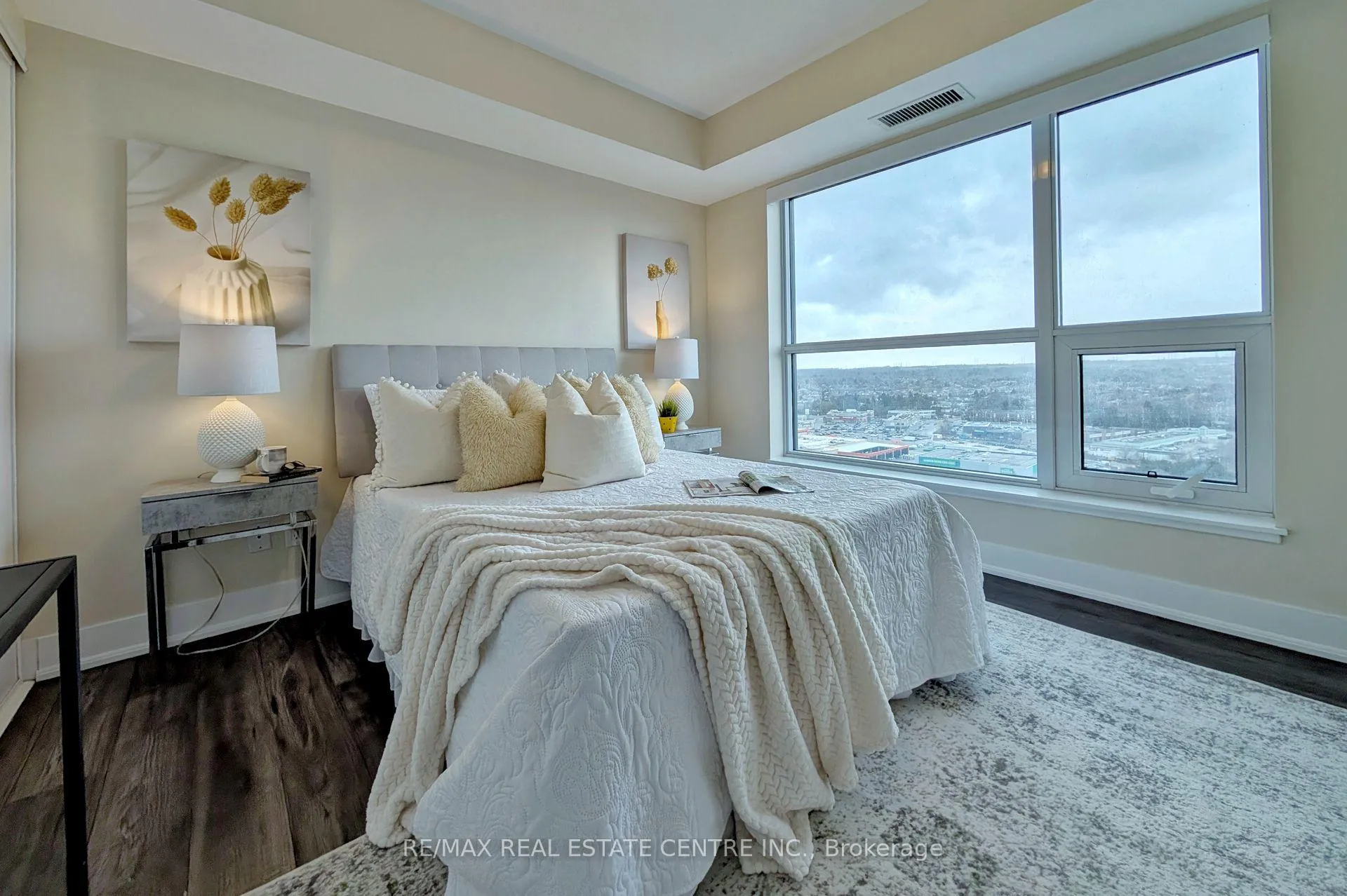 Photo 5 of Unit 2010, 1255 Bayly Street, Pickering, Bay Ridges — HOMEH
