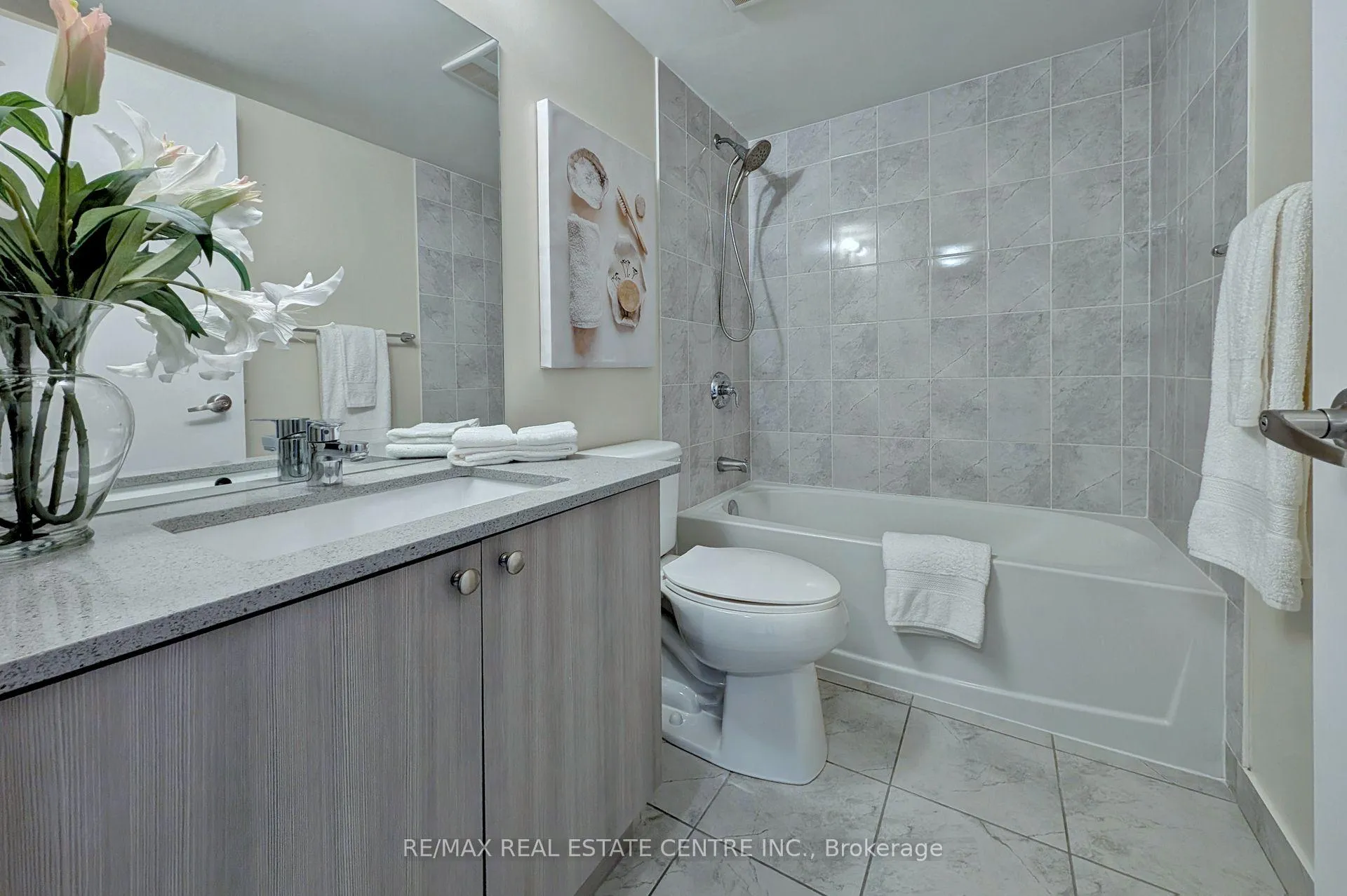 Photo 8 of Unit 2010, 1255 Bayly Street, Pickering, Bay Ridges — HOMEH