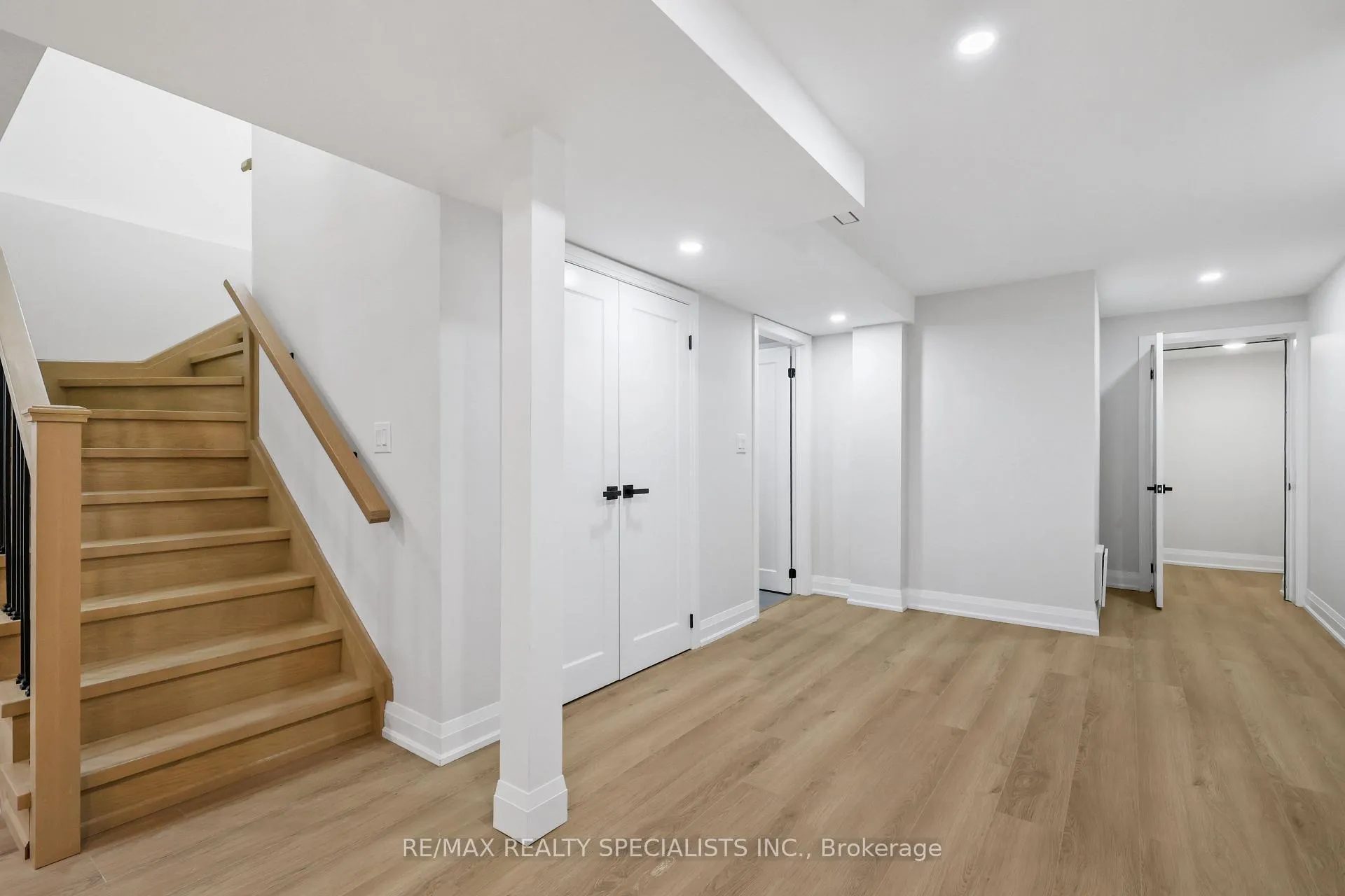 Photo 6 of 26 Ortona Drive, Brampton, Fletcher's Creek South — HOMEH