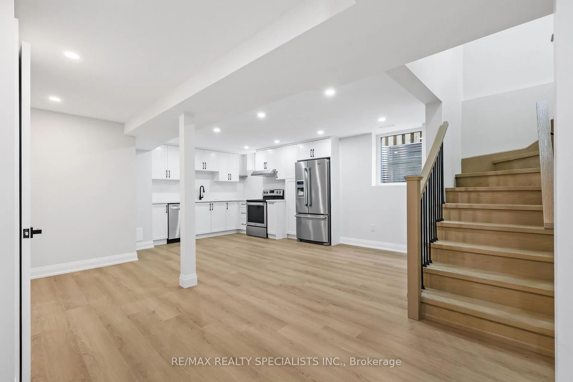 Photo 7 of 26 Ortona Drive, Brampton, Fletcher's Creek South — HOMEH