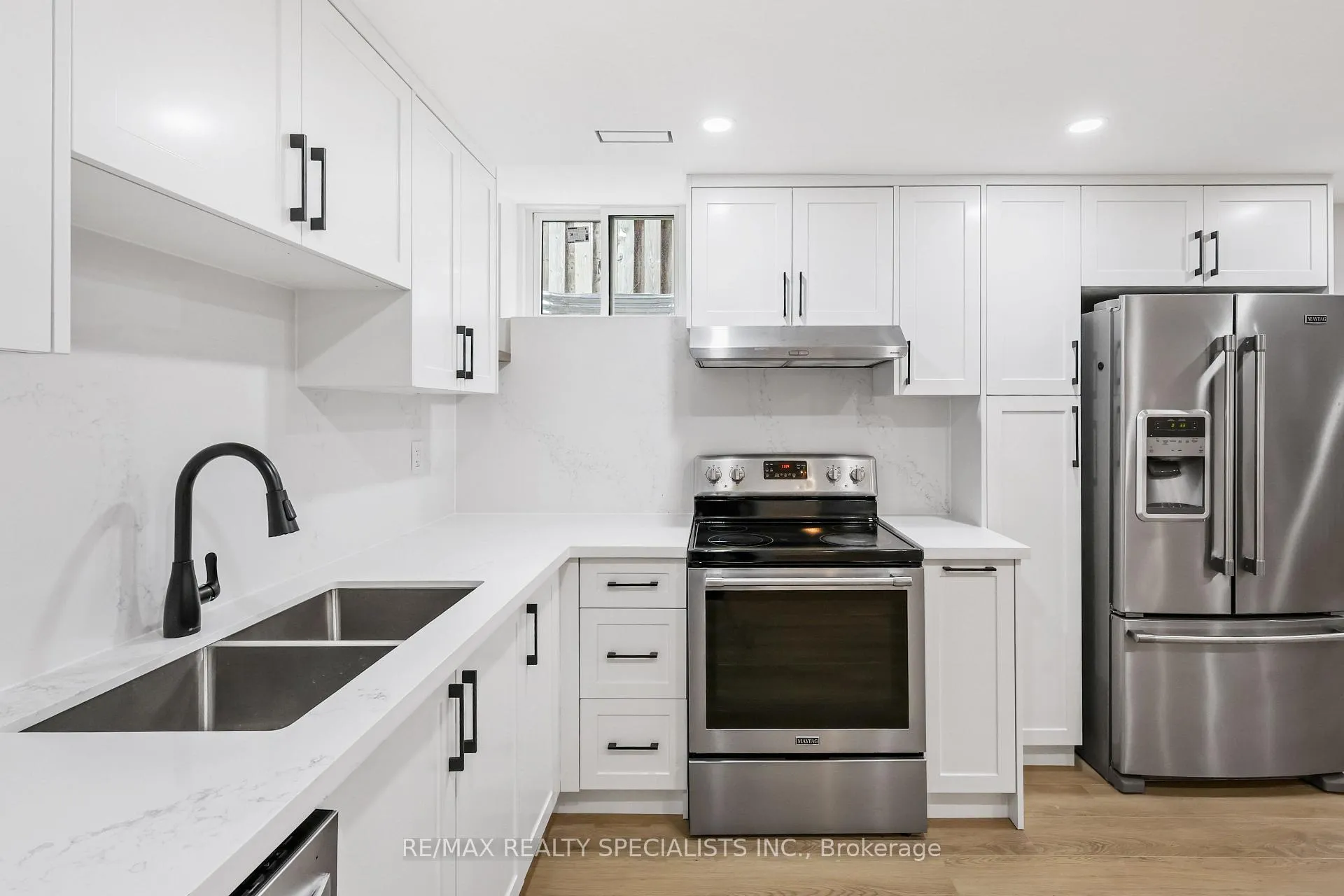 Photo 8 of 26 Ortona Drive, Brampton, Fletcher's Creek South — HOMEH