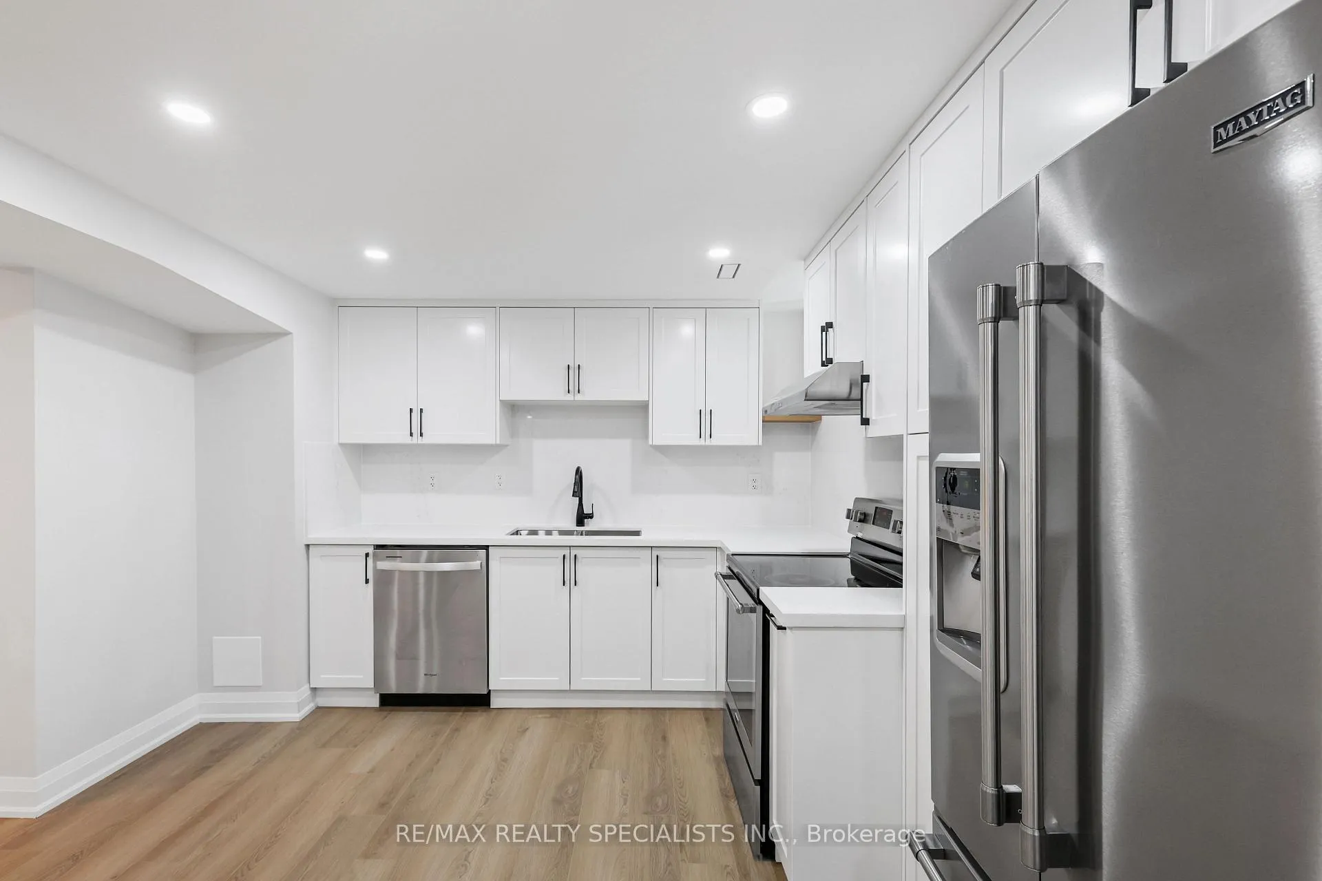 Photo 9 of 26 Ortona Drive, Brampton, Fletcher's Creek South — HOMEH