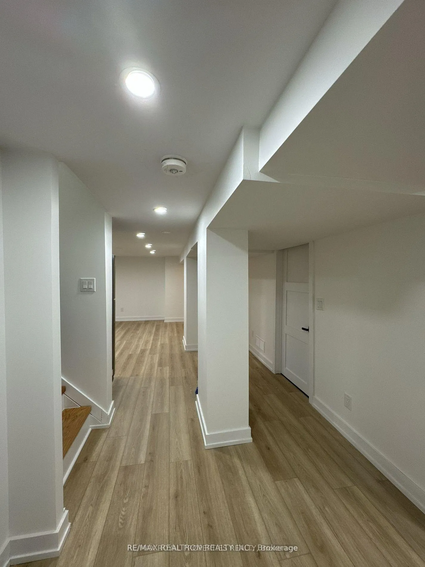 Photo 10 of 293 E 17th Street, Hamilton, Hill Park — HOMEH