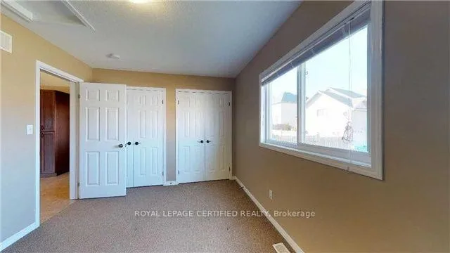 Photo 7 of 160 Iron Gate Street, Kitchener, Highland West — HOMEH