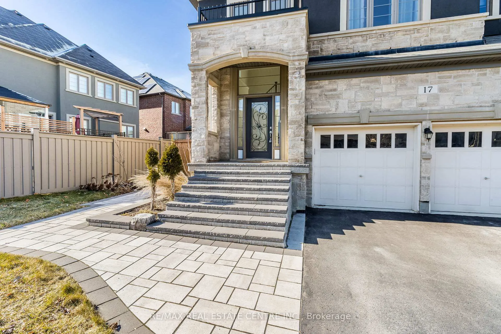 Photo 2 of 17 Prairie Creek Crescent, Brampton, Bram West — HOMEH