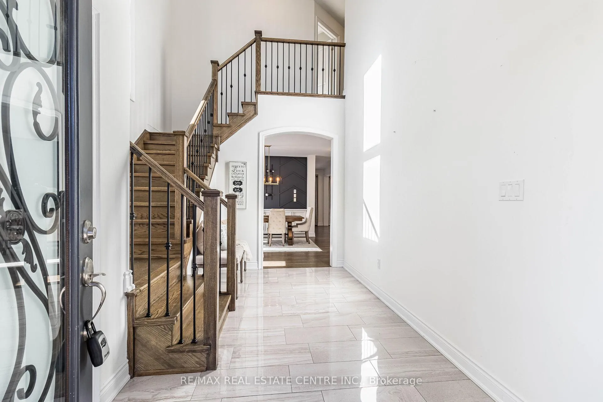 Photo 3 of 17 Prairie Creek Crescent, Brampton, Bram West — HOMEH