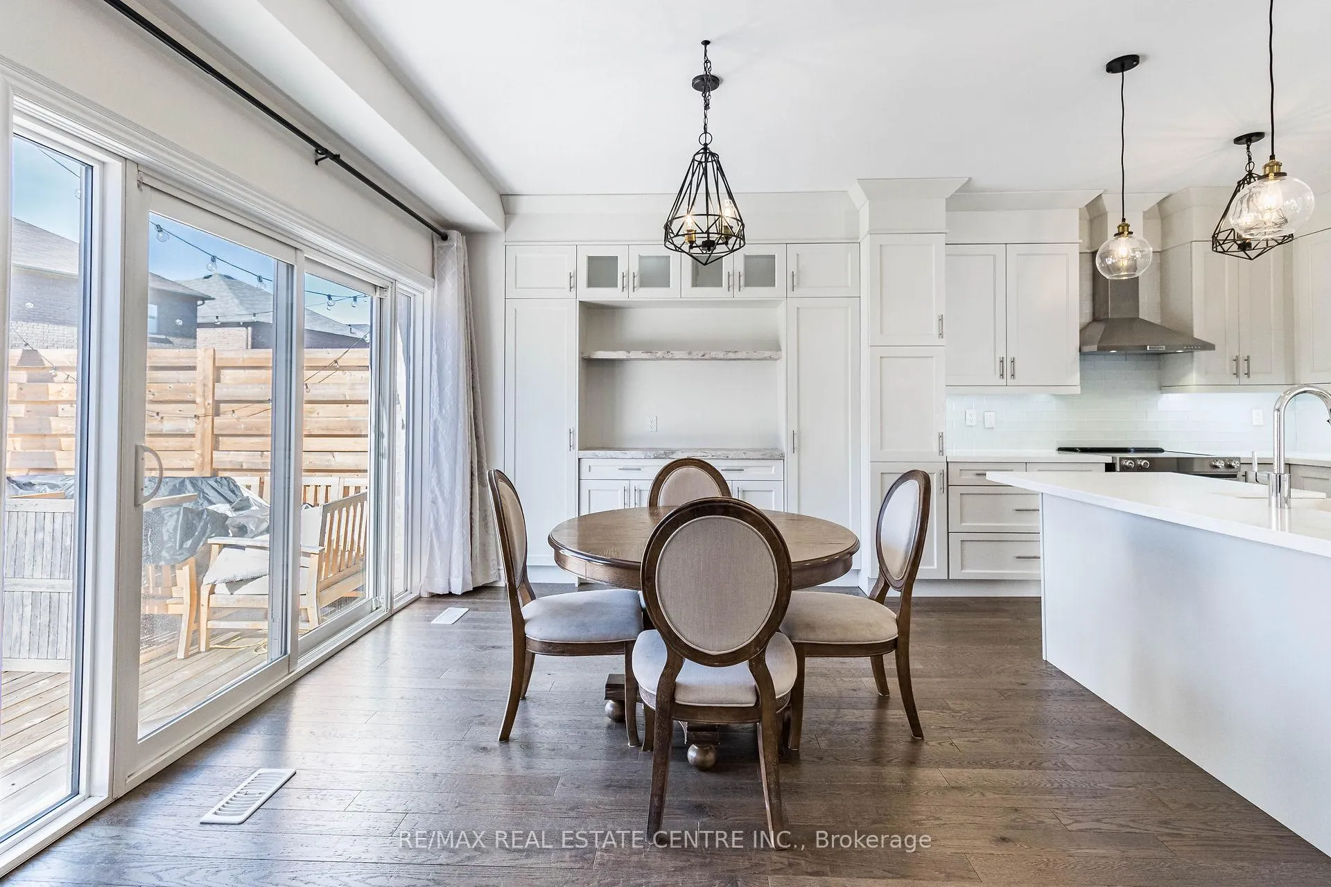 Photo 11 of 17 Prairie Creek Crescent, Brampton, Bram West — HOMEH