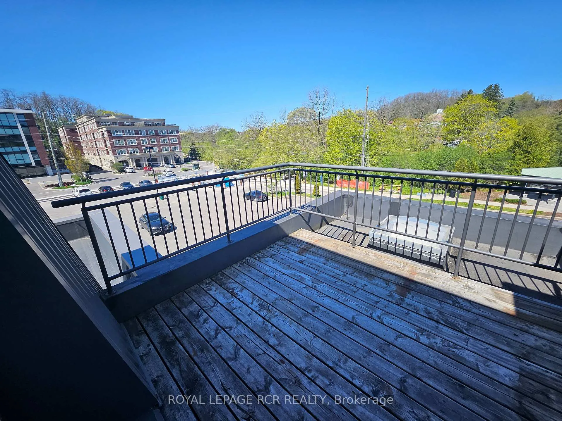 Photo 8 of Unit 6, 56 Queen Street N, Caledon, Bolton North — HOMEH