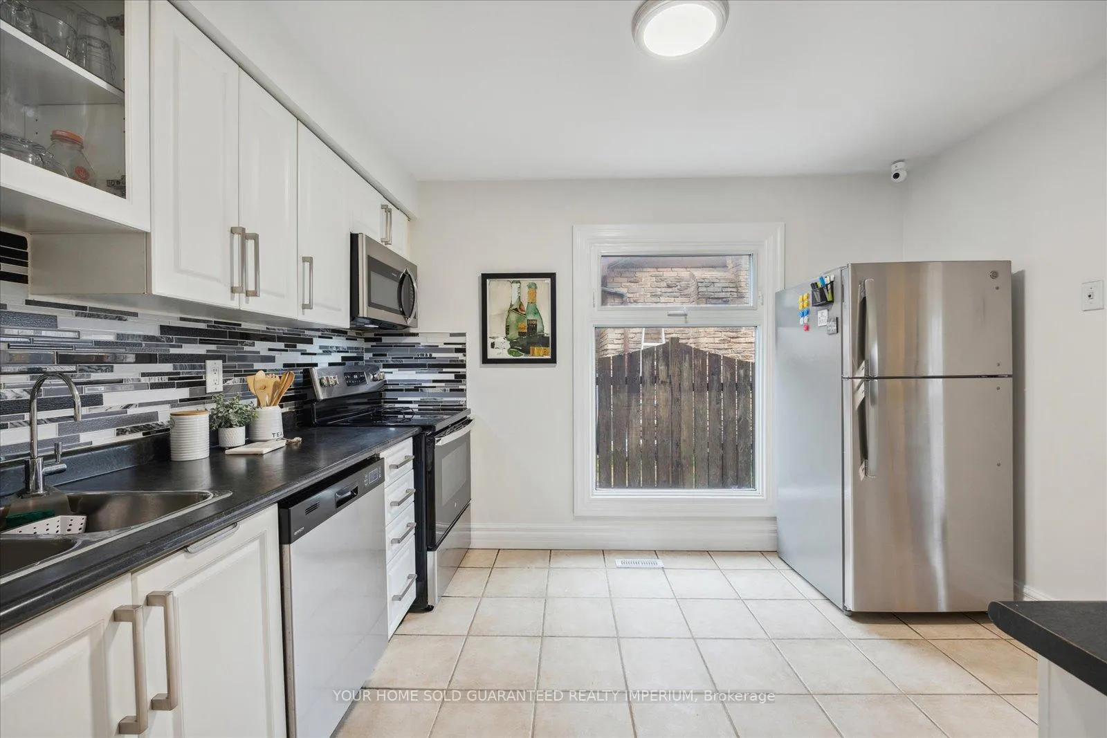 Photo 7 of 15 Winston Crescent, Whitby, Blue Grass Meadows — HOMEH