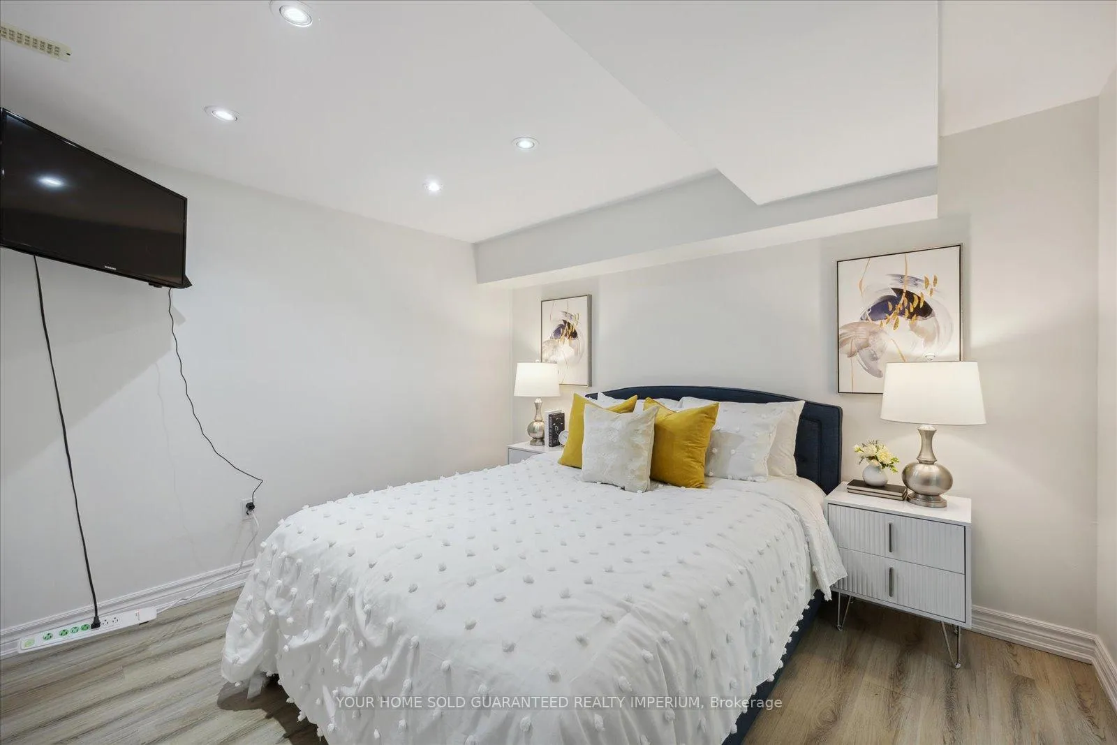 Photo 18 of 15 Winston Crescent, Whitby, Blue Grass Meadows — HOMEH