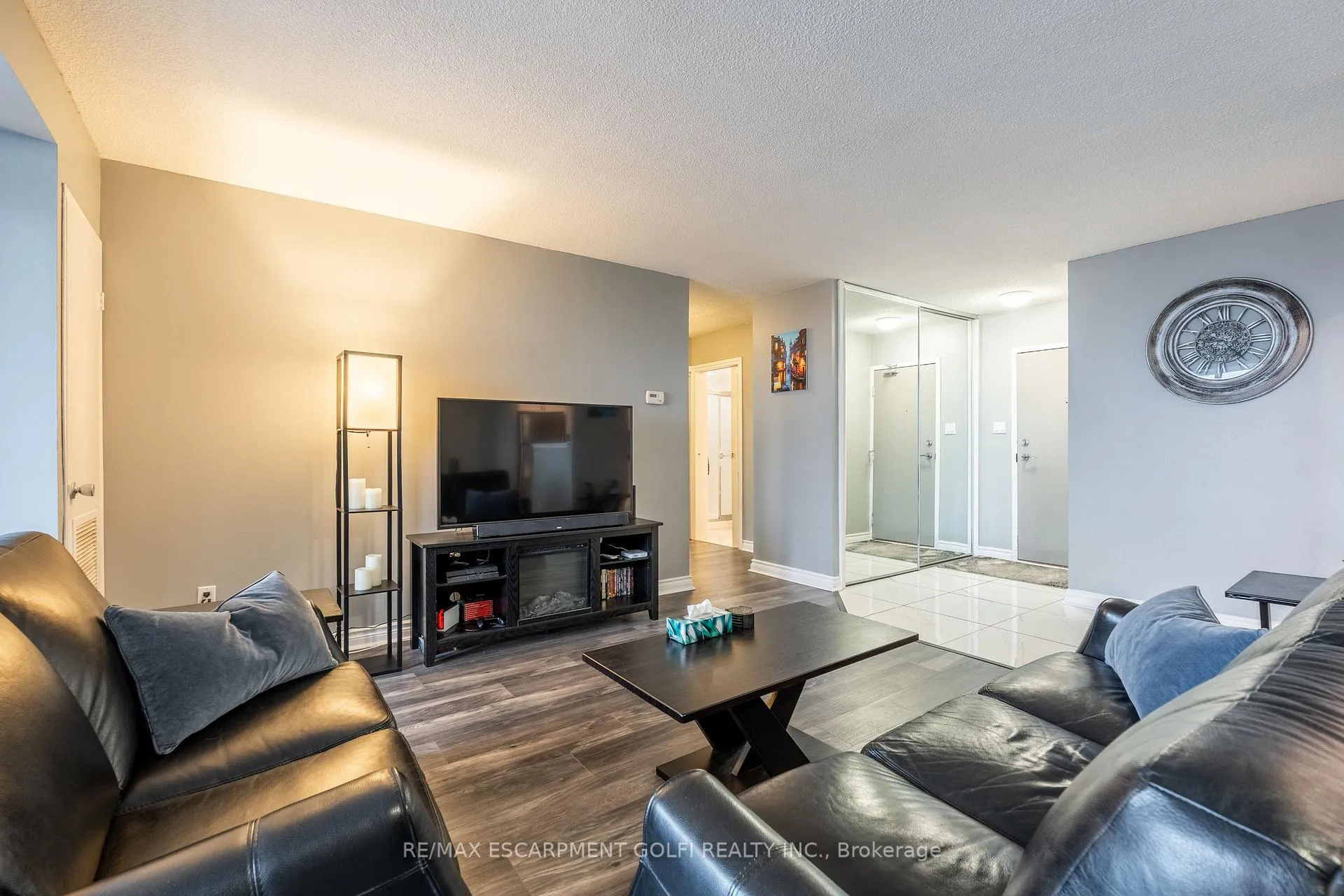 Photo 9 of Unit 1415, 500 Green Road, Hamilton, Stoney Creek — HOMEH