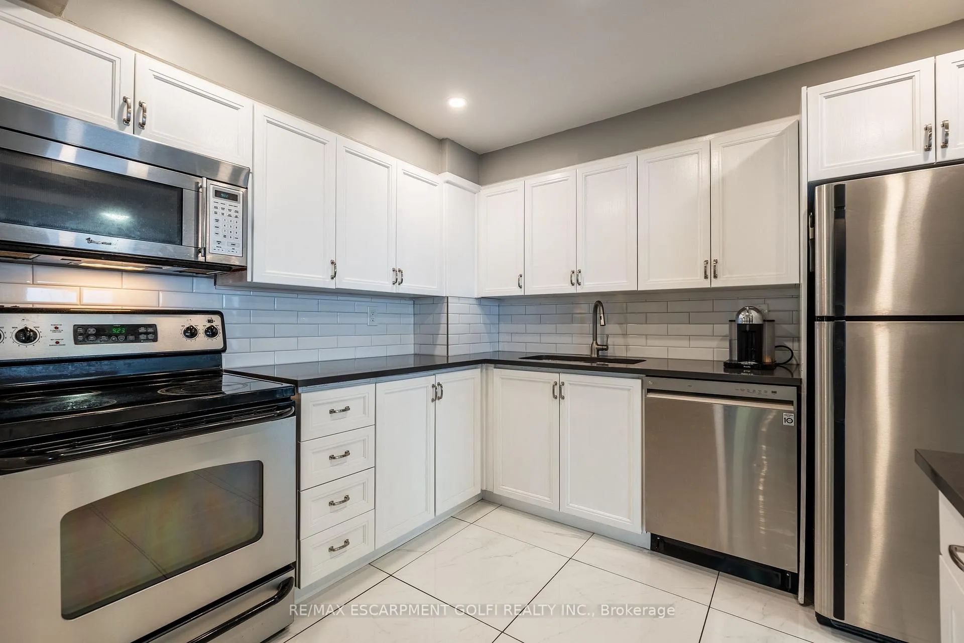 Photo 11 of Unit 1415, 500 Green Road, Hamilton, Stoney Creek — HOMEH