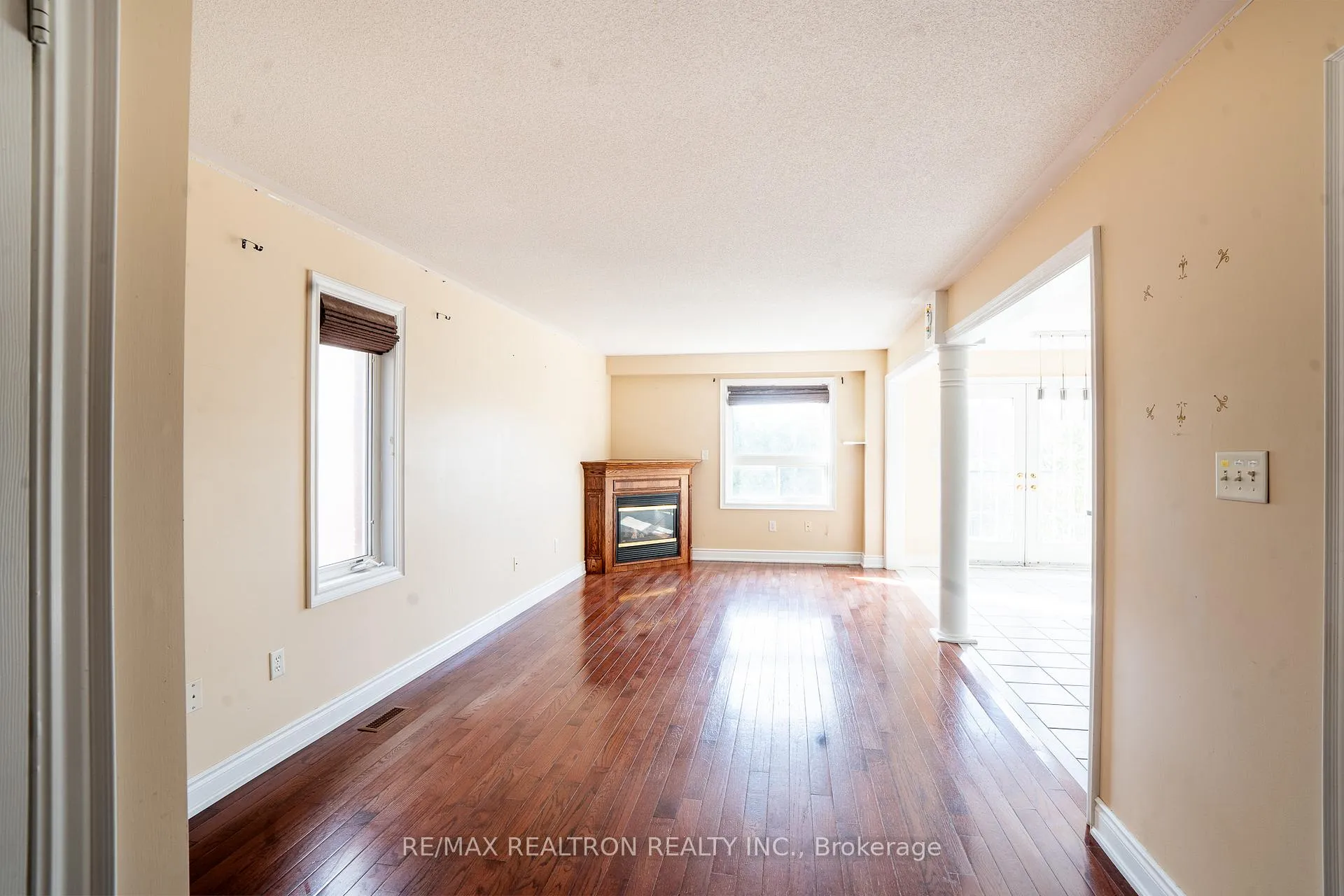Photo 5 of Unit Main, 74 Kirkland Place, Whitby, Williamsburg — HOMEH