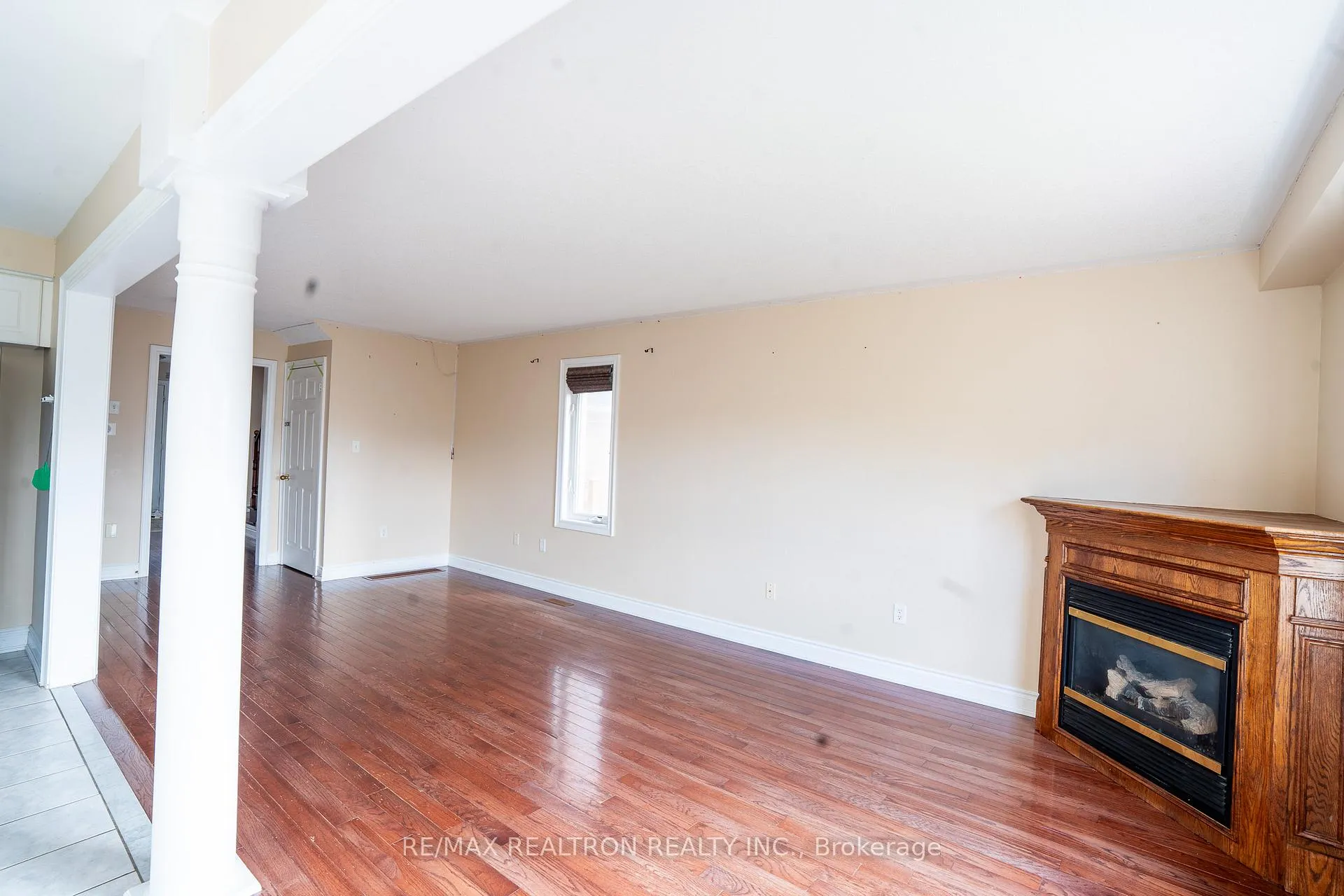 Photo 12 of Unit Main, 74 Kirkland Place, Whitby, Williamsburg — HOMEH