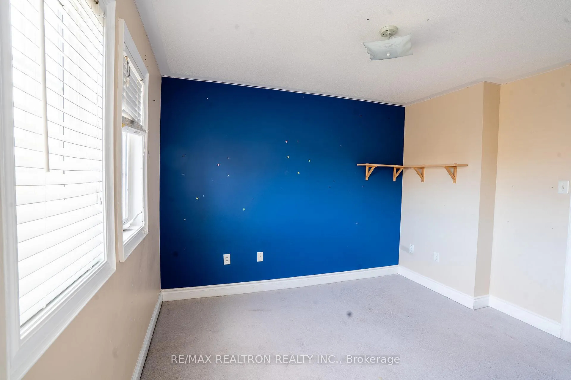 Photo 16 of Unit Main, 74 Kirkland Place, Whitby, Williamsburg — HOMEH
