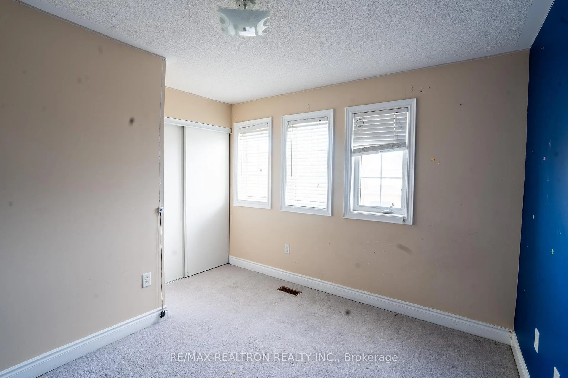 Photo 17 of Unit Main, 74 Kirkland Place, Whitby, Williamsburg — HOMEH
