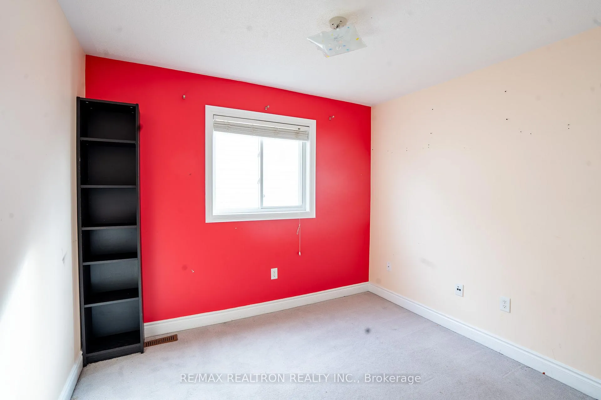 Photo 18 of Unit Main, 74 Kirkland Place, Whitby, Williamsburg — HOMEH