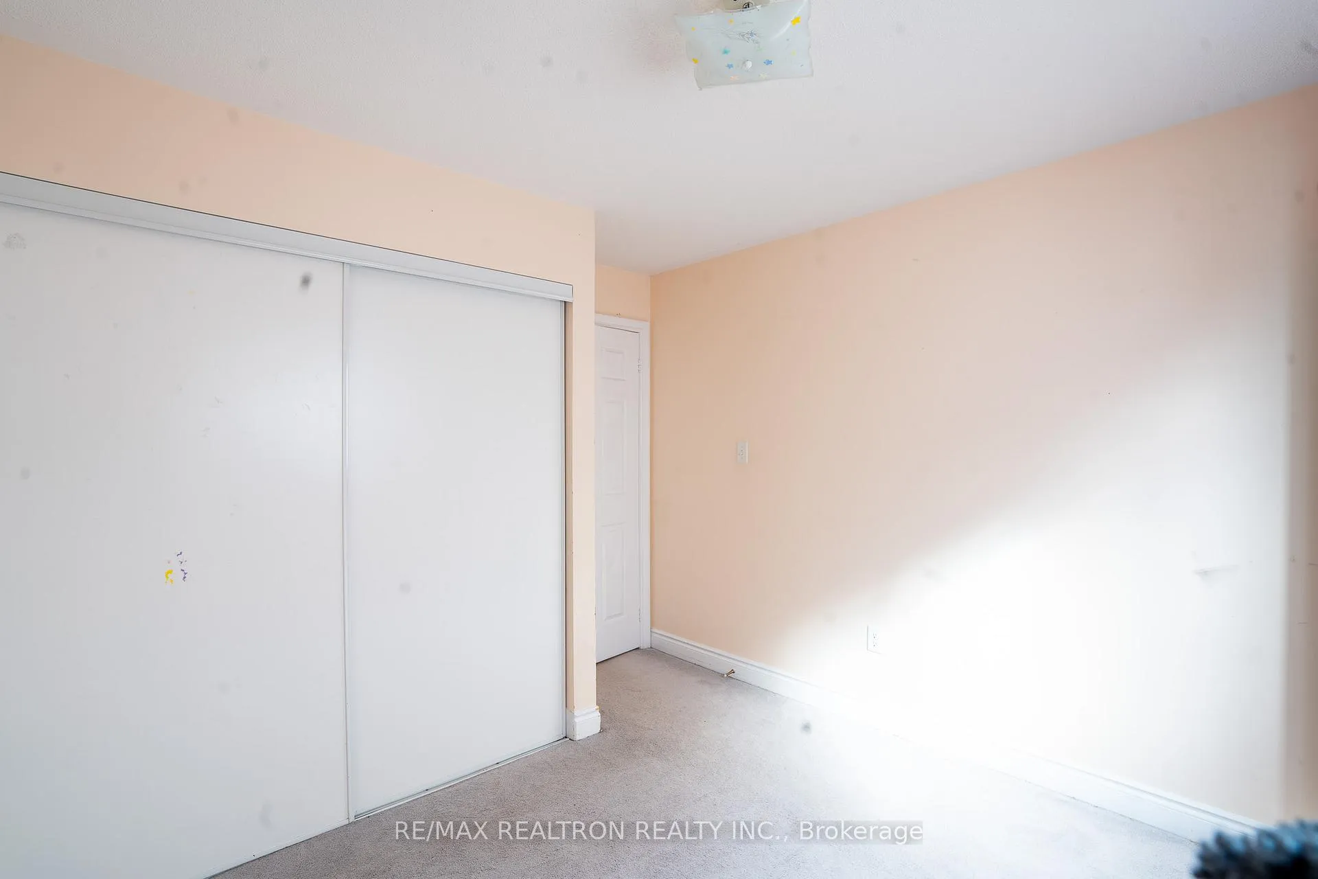Photo 19 of Unit Main, 74 Kirkland Place, Whitby, Williamsburg — HOMEH