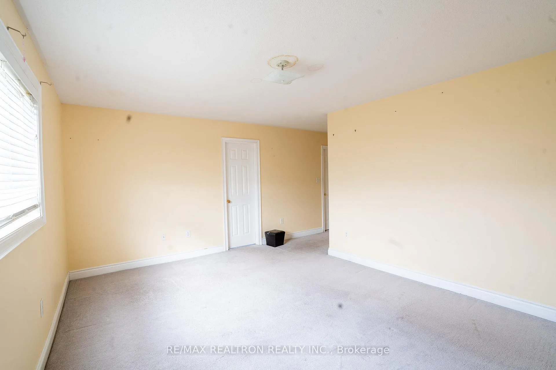 Photo 22 of Unit Main, 74 Kirkland Place, Whitby, Williamsburg — HOMEH