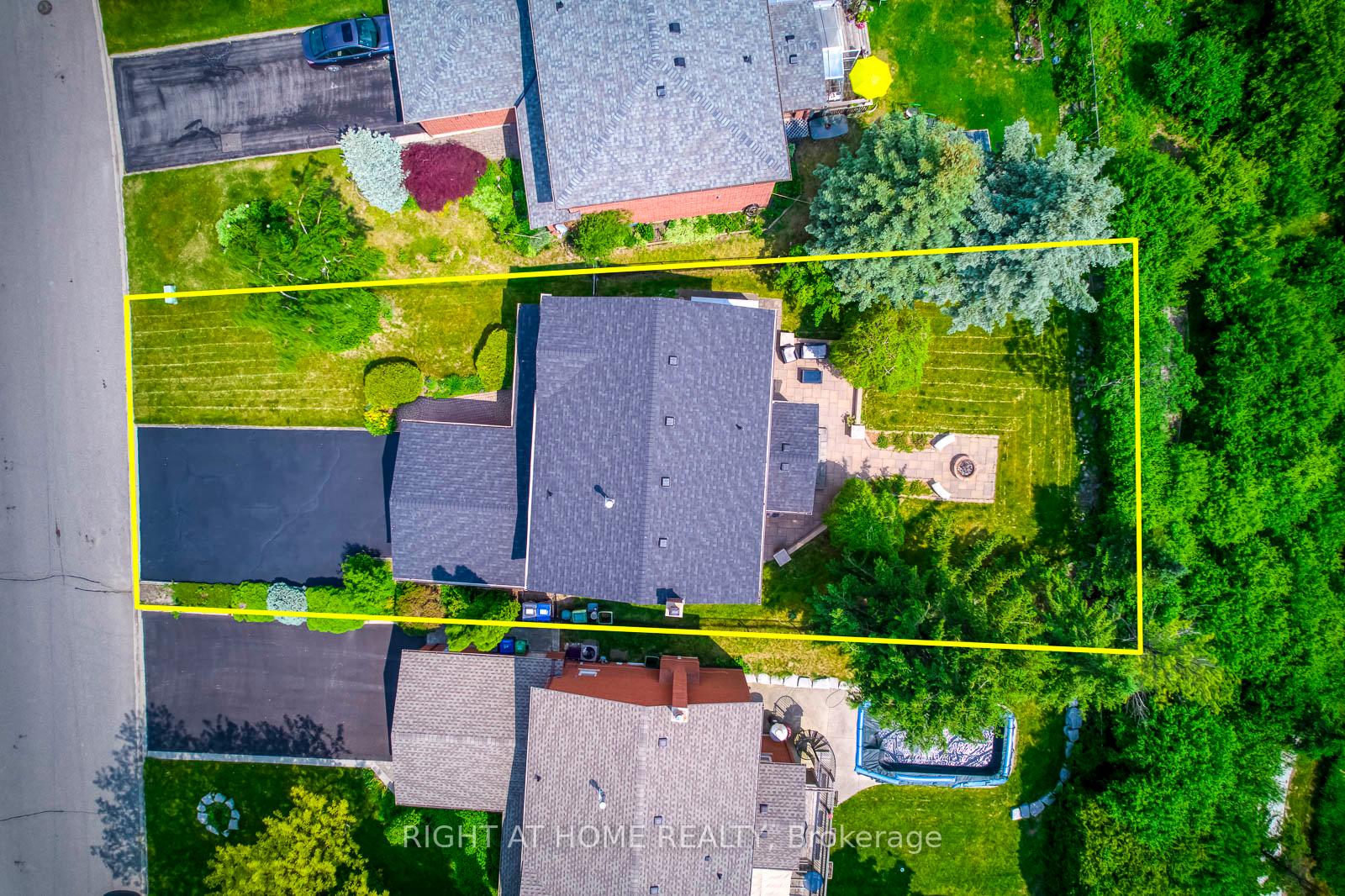 Photo 2 of 70 De Rose Avenue, Caledon, Bolton West — HOMEH