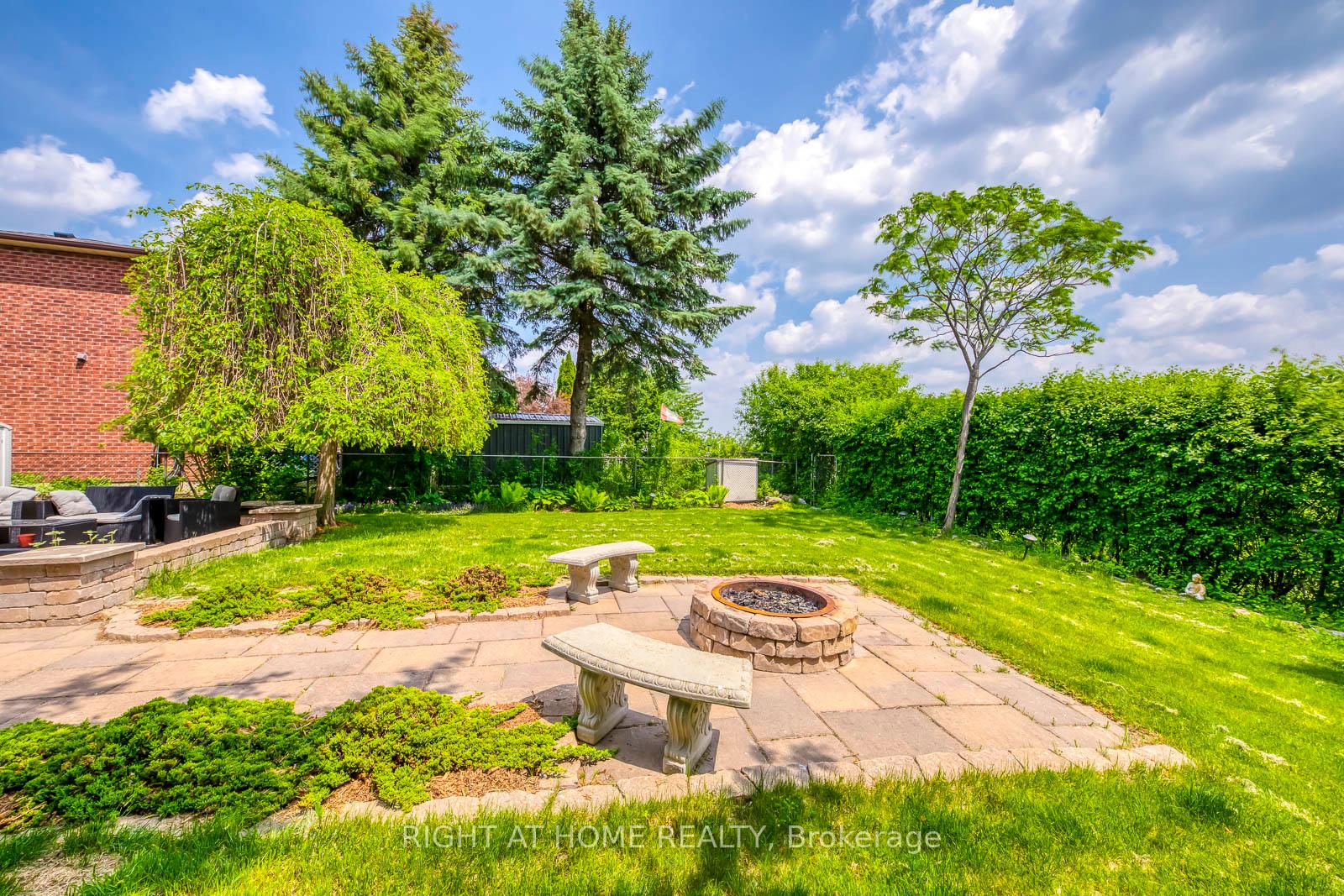 Photo 32 of 70 De Rose Avenue, Caledon, Bolton West — HOMEH
