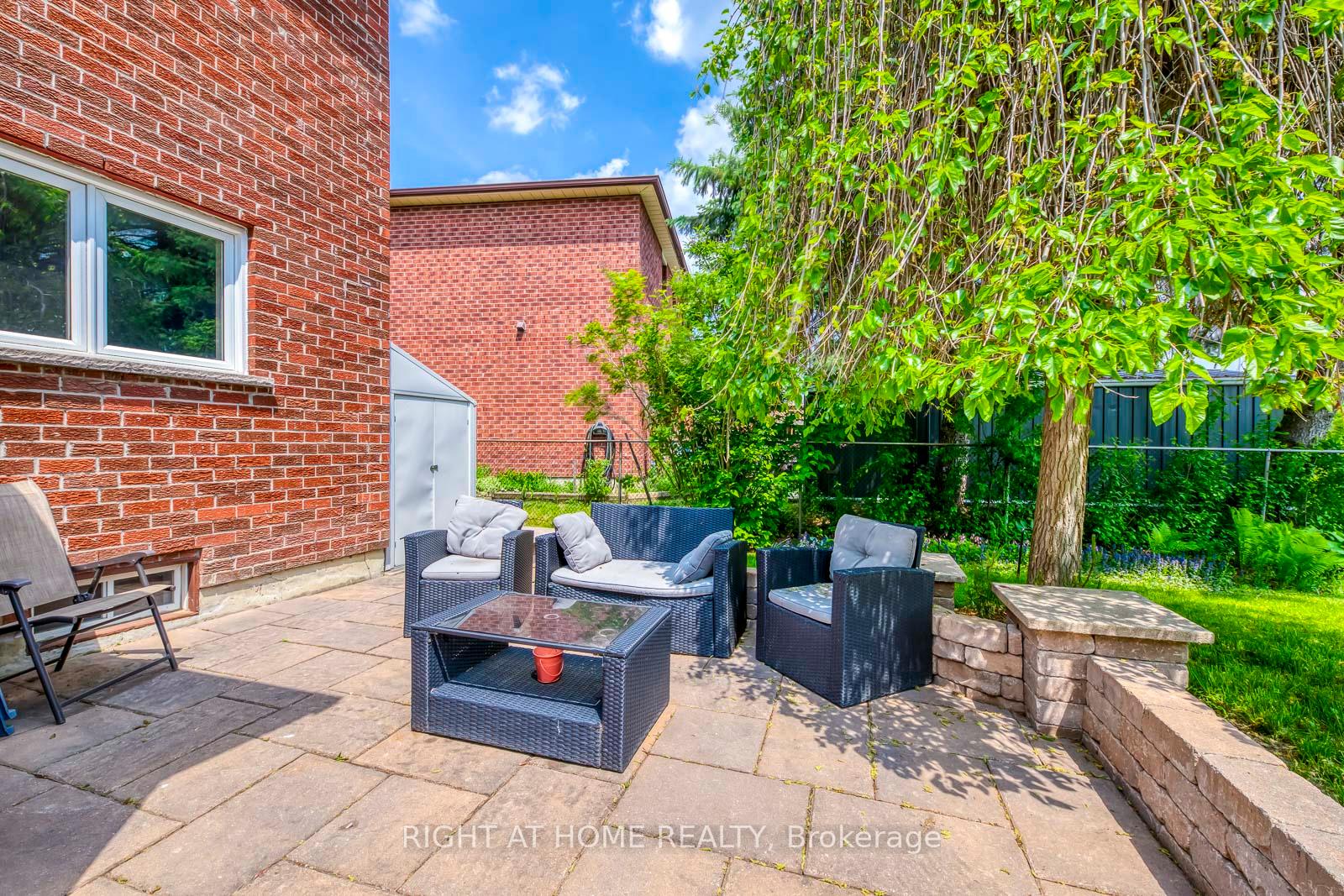 Photo 36 of 70 De Rose Avenue, Caledon, Bolton West — HOMEH