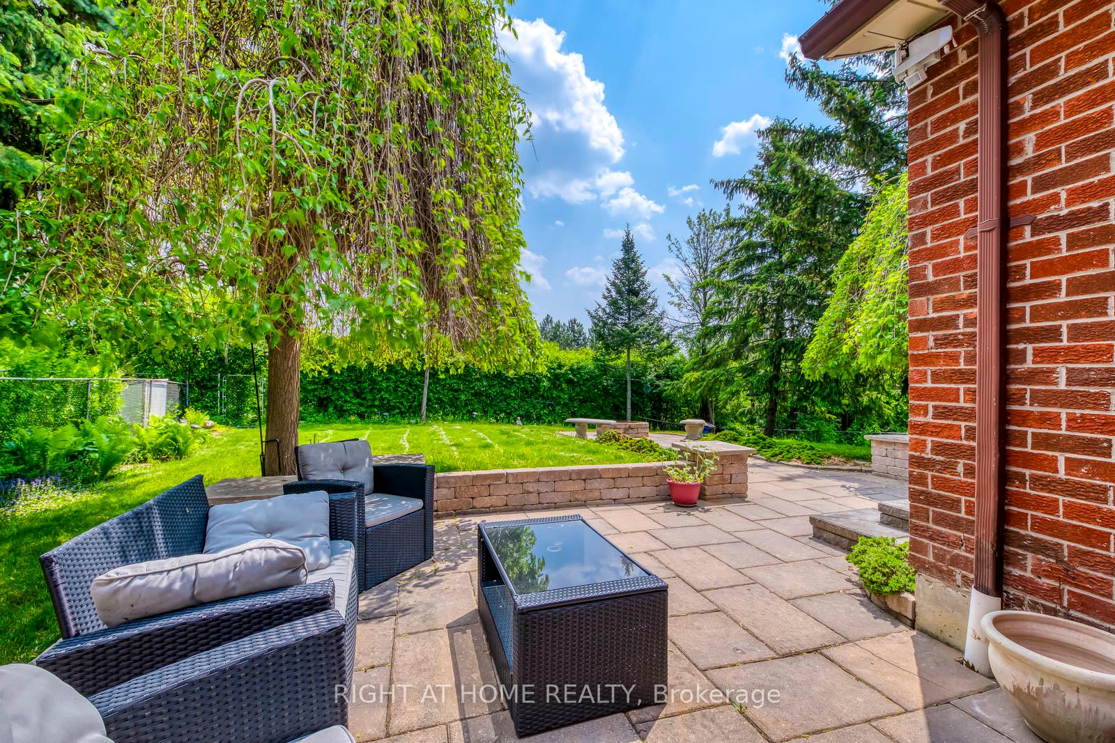 Photo 37 of 70 De Rose Avenue, Caledon, Bolton West — HOMEH