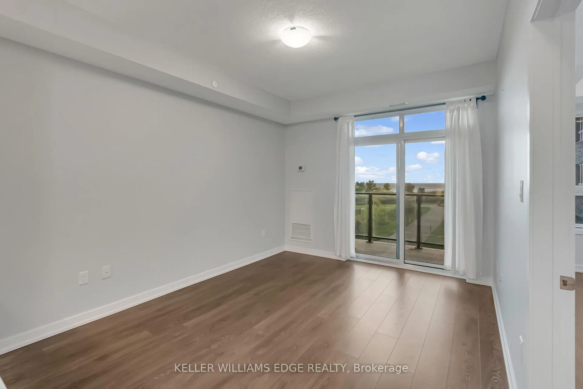 Photo 7 of Unit 240, 101 Shoreview Place, Hamilton, Stoney Creek — HOMEH