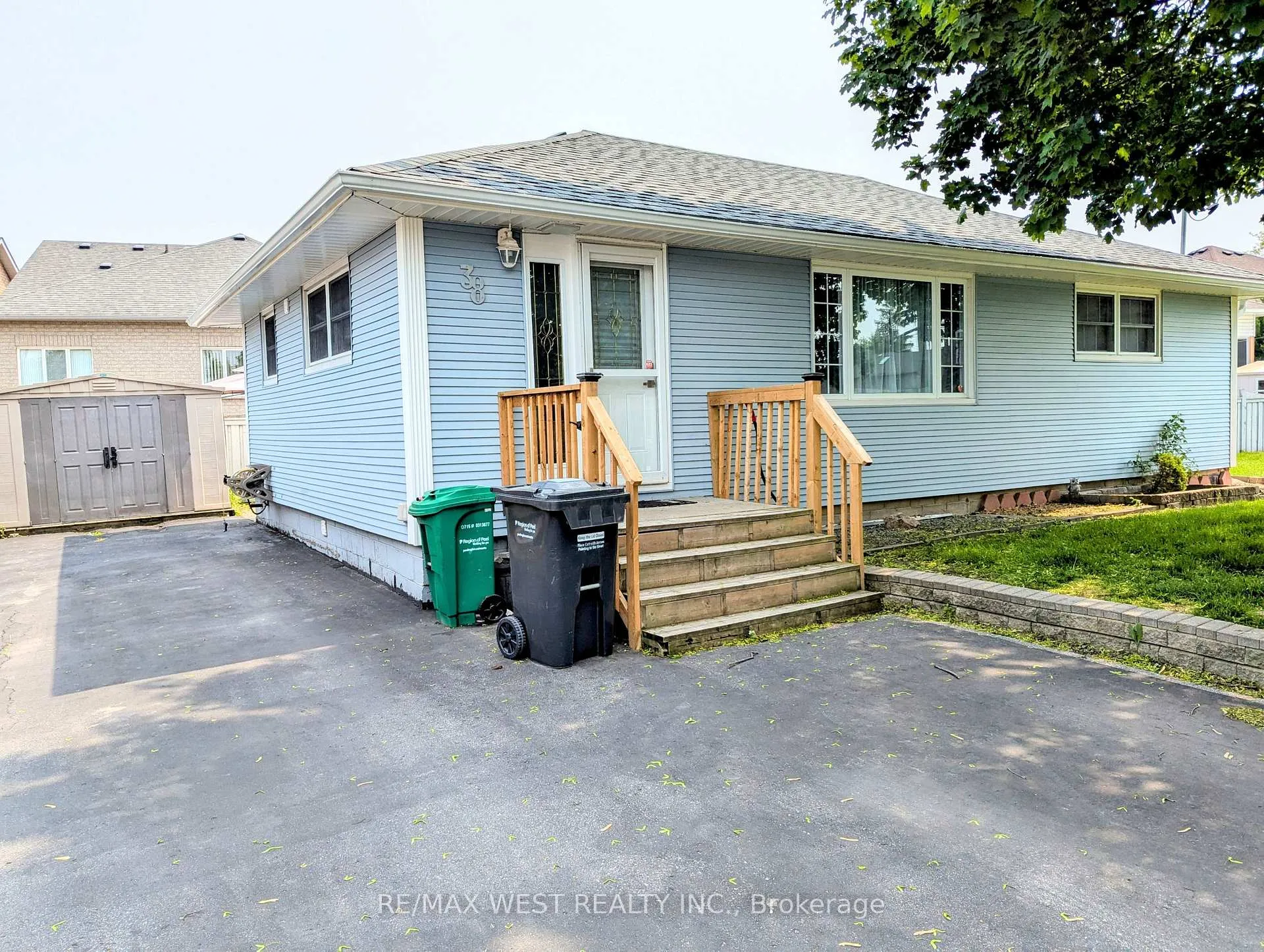 Photo 1 of 38 Shore Street, Caledon, Bolton West — HOMEH