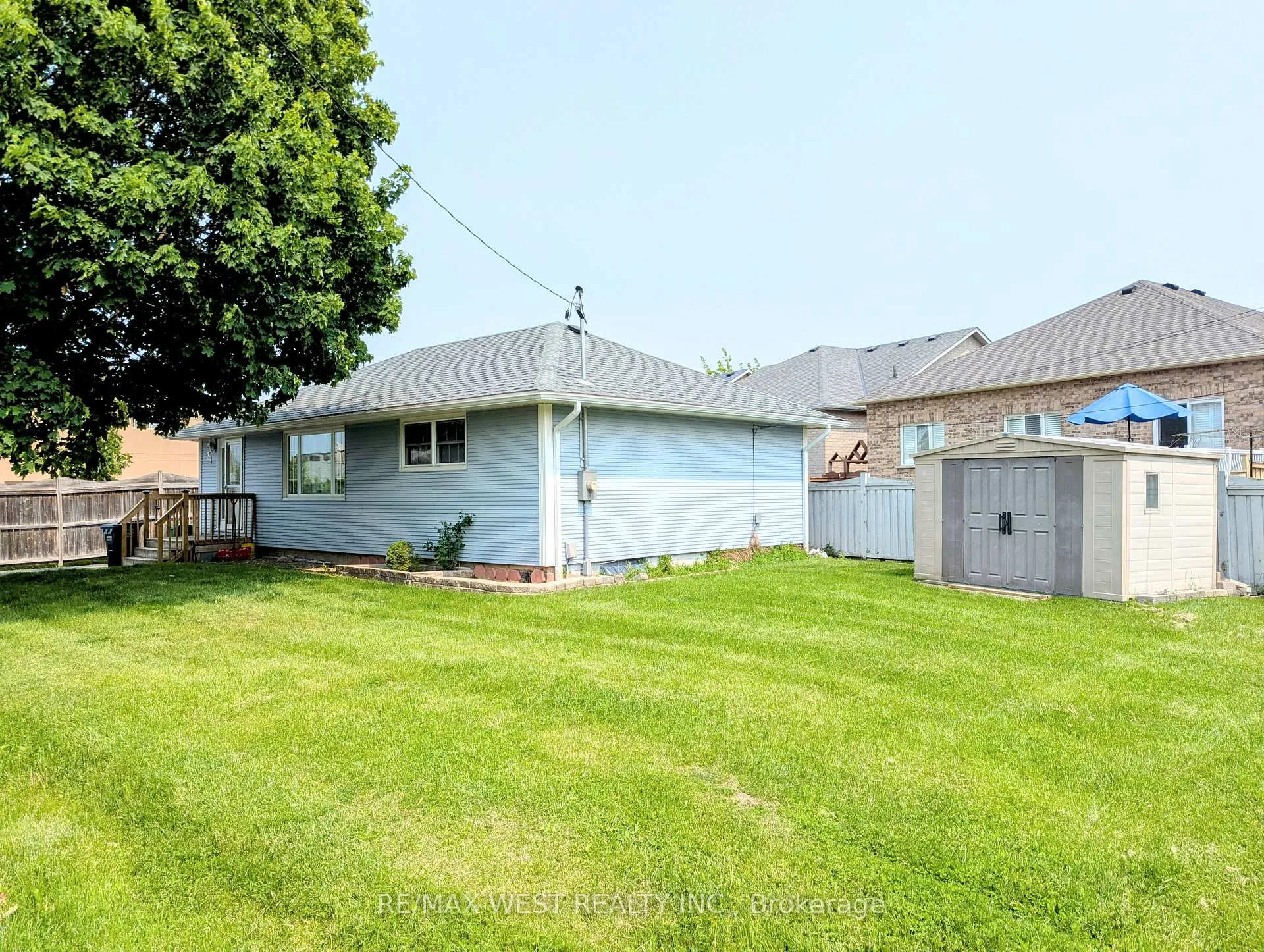 Photo 3 of 38 Shore Street, Caledon, Bolton West — HOMEH