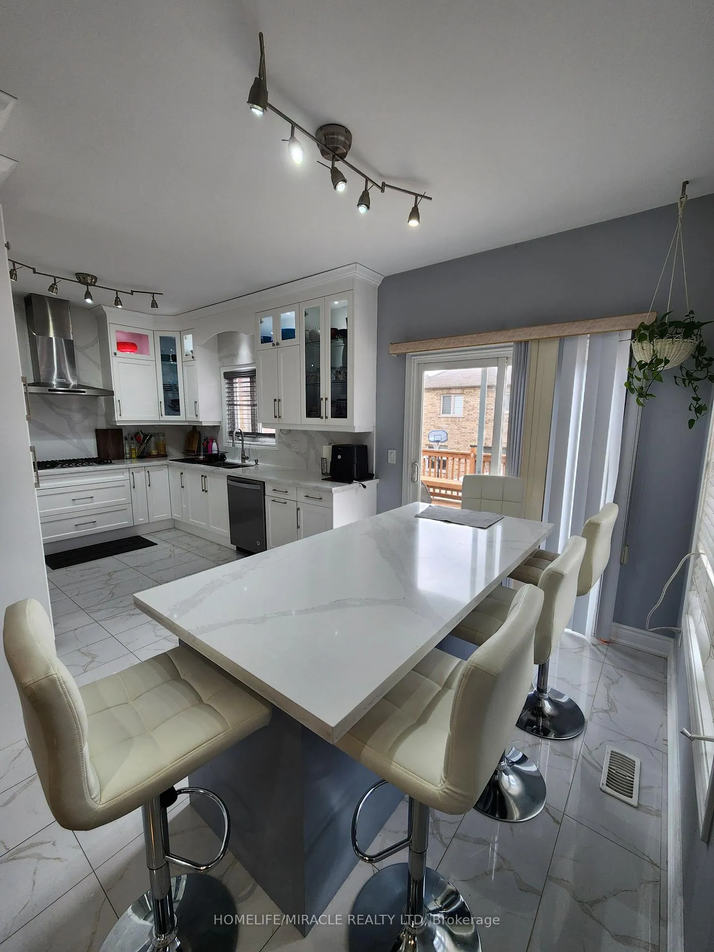 Photo 17 of 55 Attview Crescent, Brampton, Claireville Conservation — HOMEH