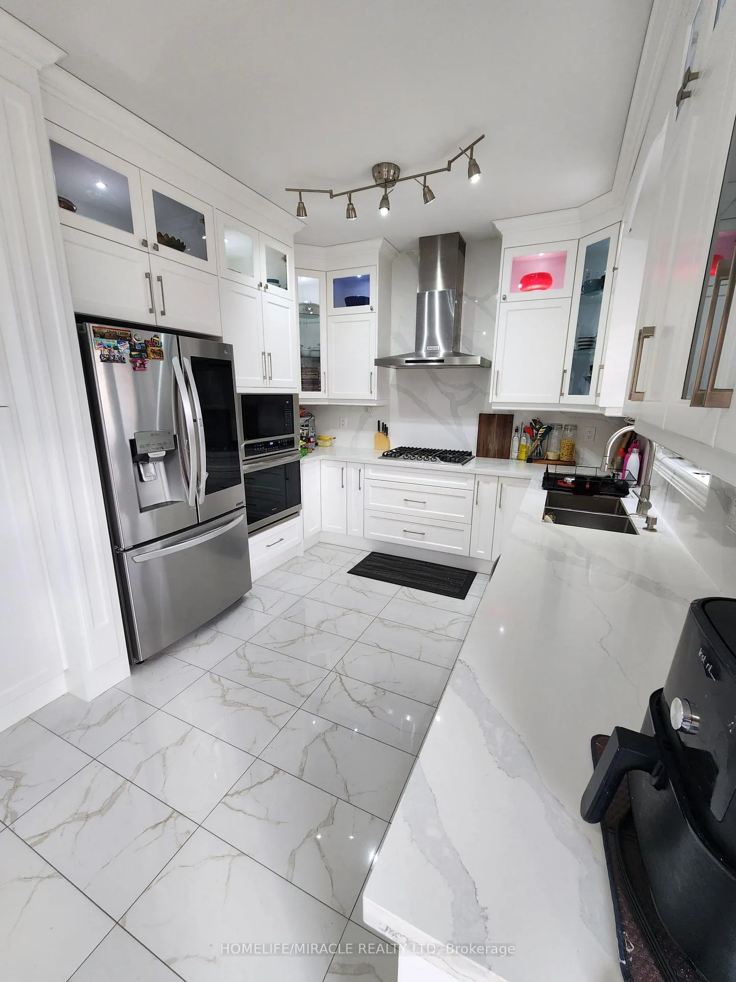 Photo 21 of 55 Attview Crescent, Brampton, Claireville Conservation — HOMEH